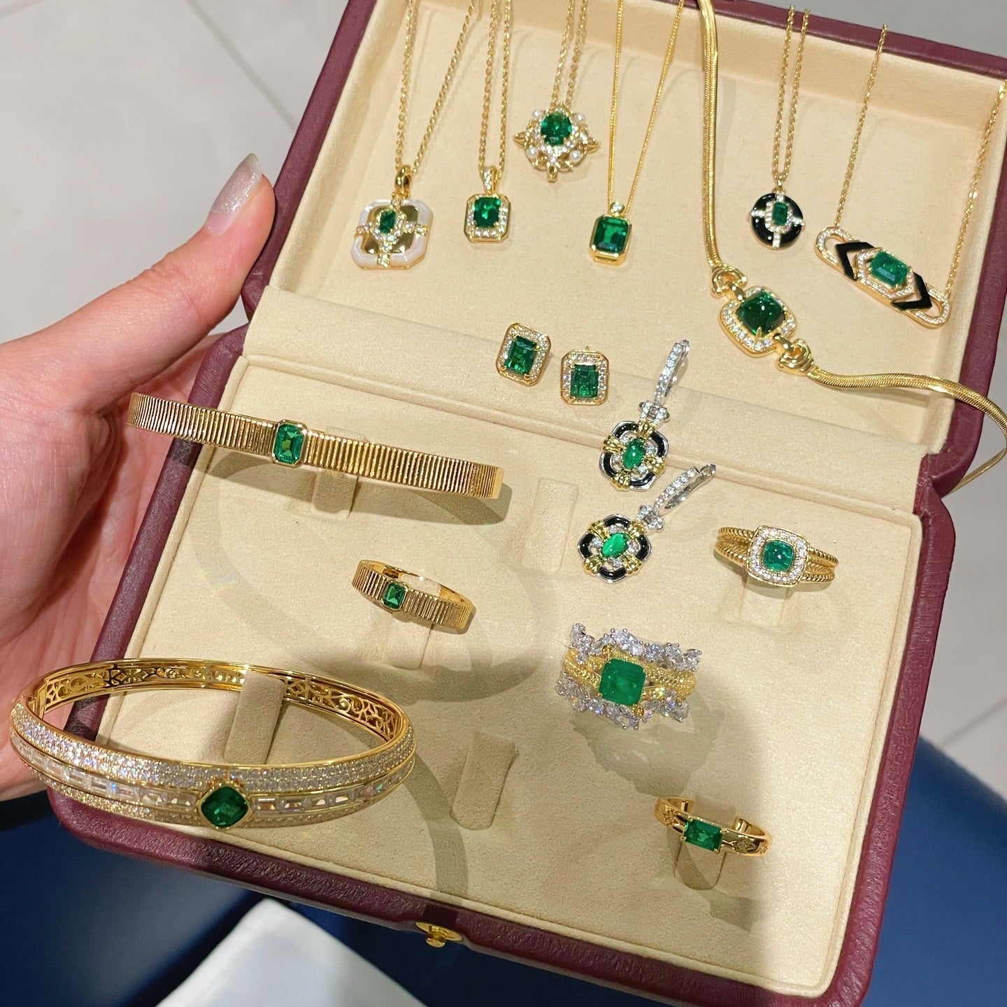 Understanding Lab-Grown Gemstones - floysun