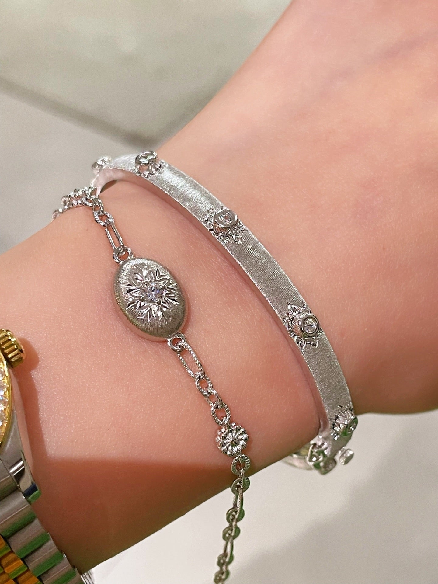 Artisanal Buccellati - Style Satin Finish Cuff - floysun