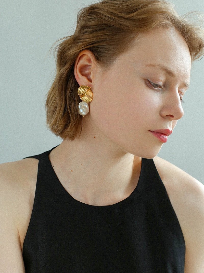 Baroque Pearl Twisted Metal Stripe Texture Earrings - floysun