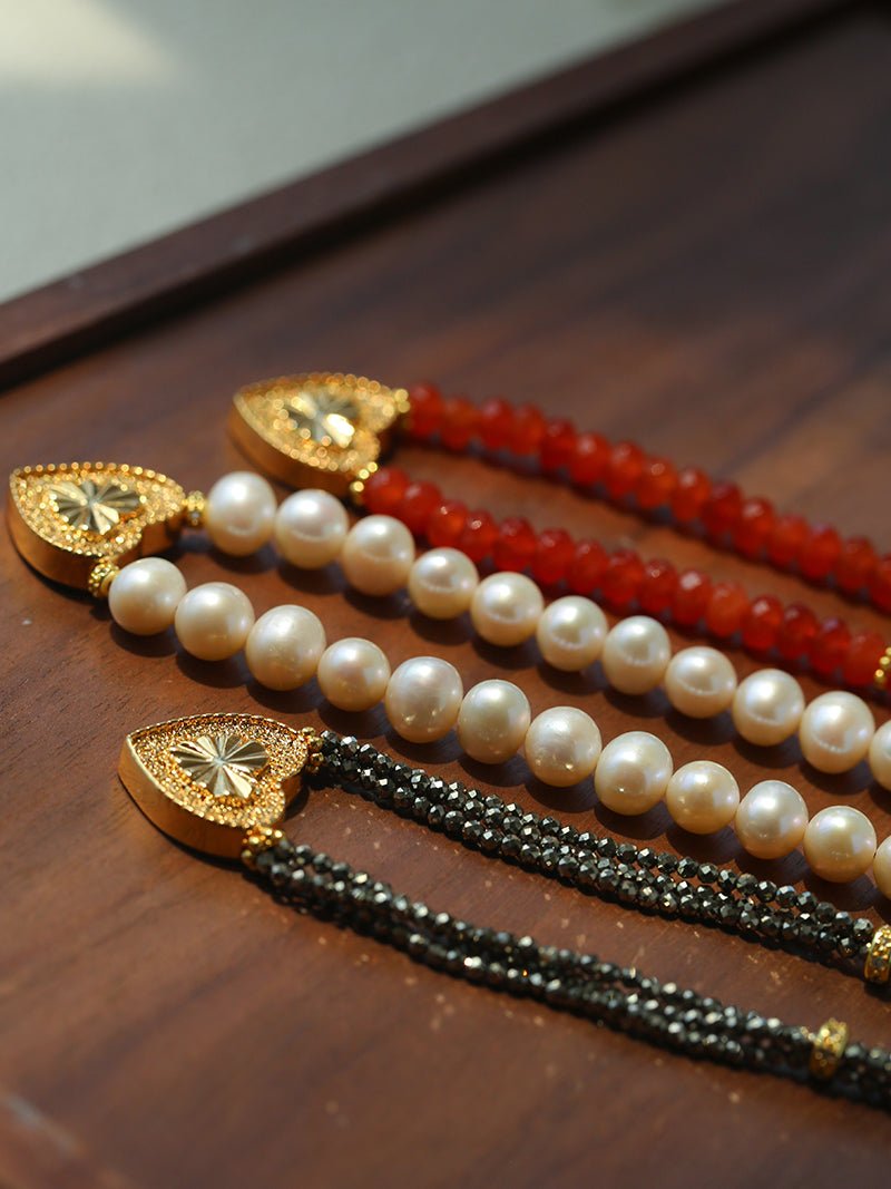 Boho Chic Pearl Necklace with Vintage Heart Pendant – Soft Glow Elegance - floysun