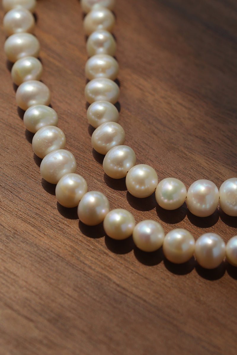 Boho Chic Pearl Necklace with Vintage Heart Pendant – Soft Glow Elegance - floysun