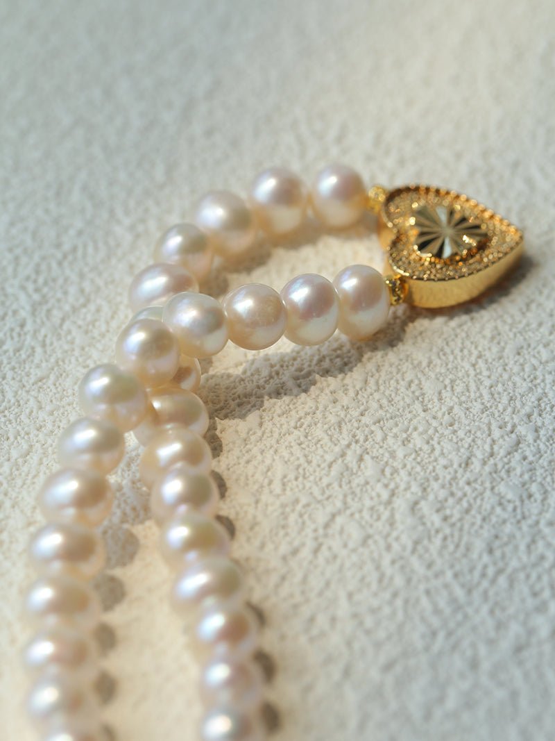 Boho Chic Pearl Necklace with Vintage Heart Pendant – Soft Glow Elegance - floysun