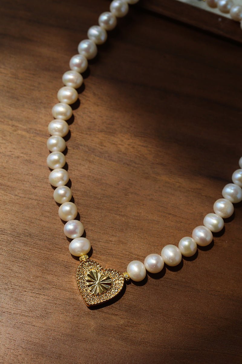 Boho Chic Pearl Necklace with Vintage Heart Pendant – Soft Glow Elegance - floysun