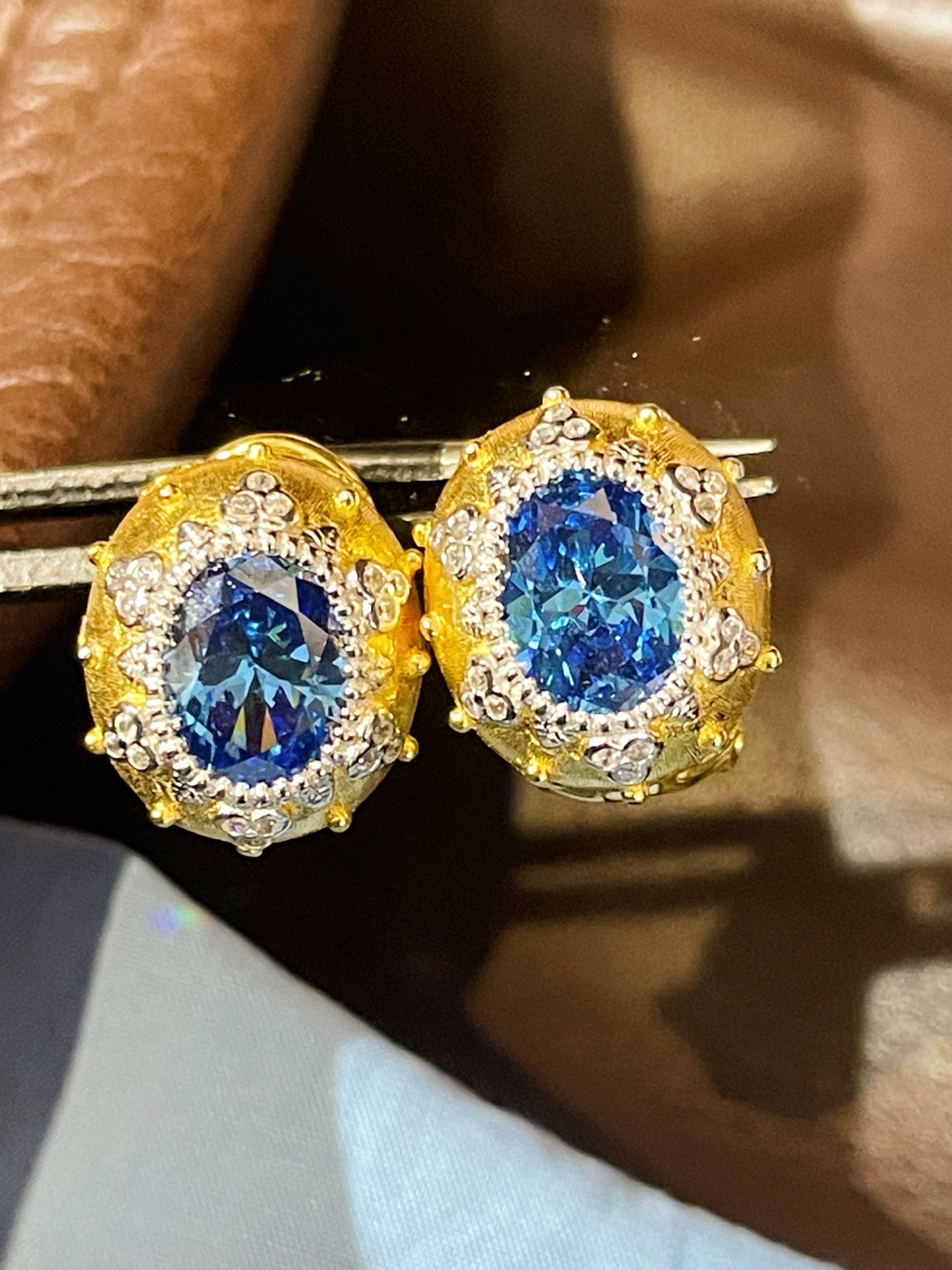 Brushed Blue Sapphire Hexa - Star Earrings - floysun