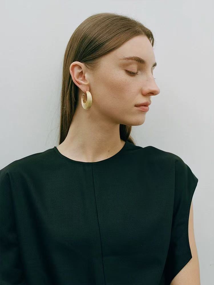 Brushed Crescent Hoop Earrings - floysun