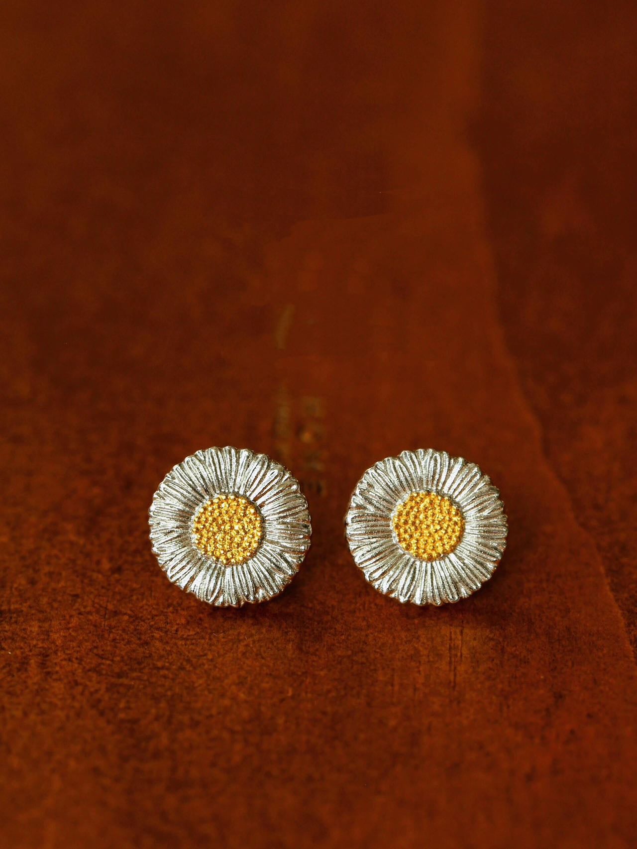 Buccellati - Inspired Daisy Ear Stud - floysun