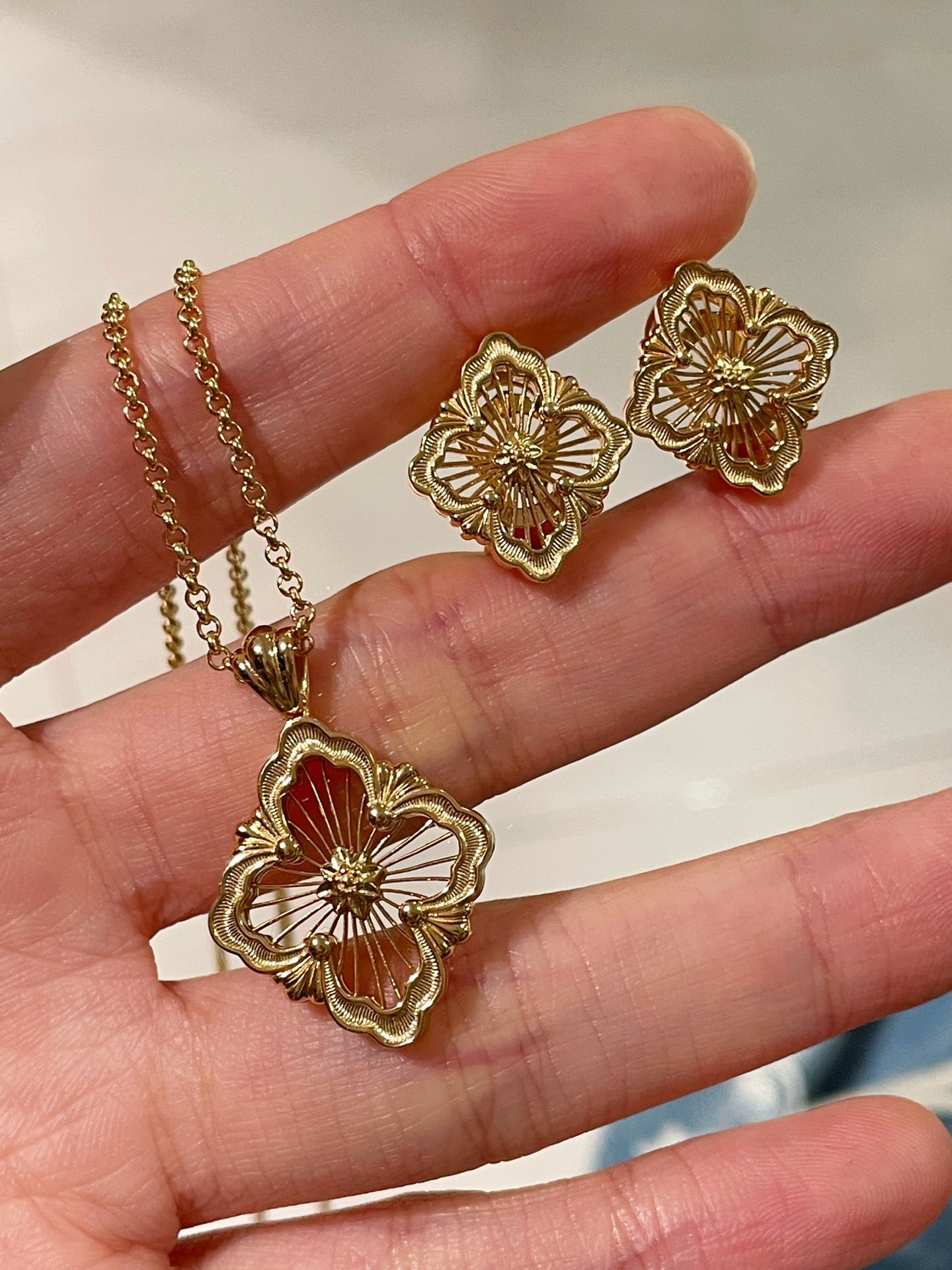 Buccellati - Inspired Honeycomb Clover Necklace - floysun