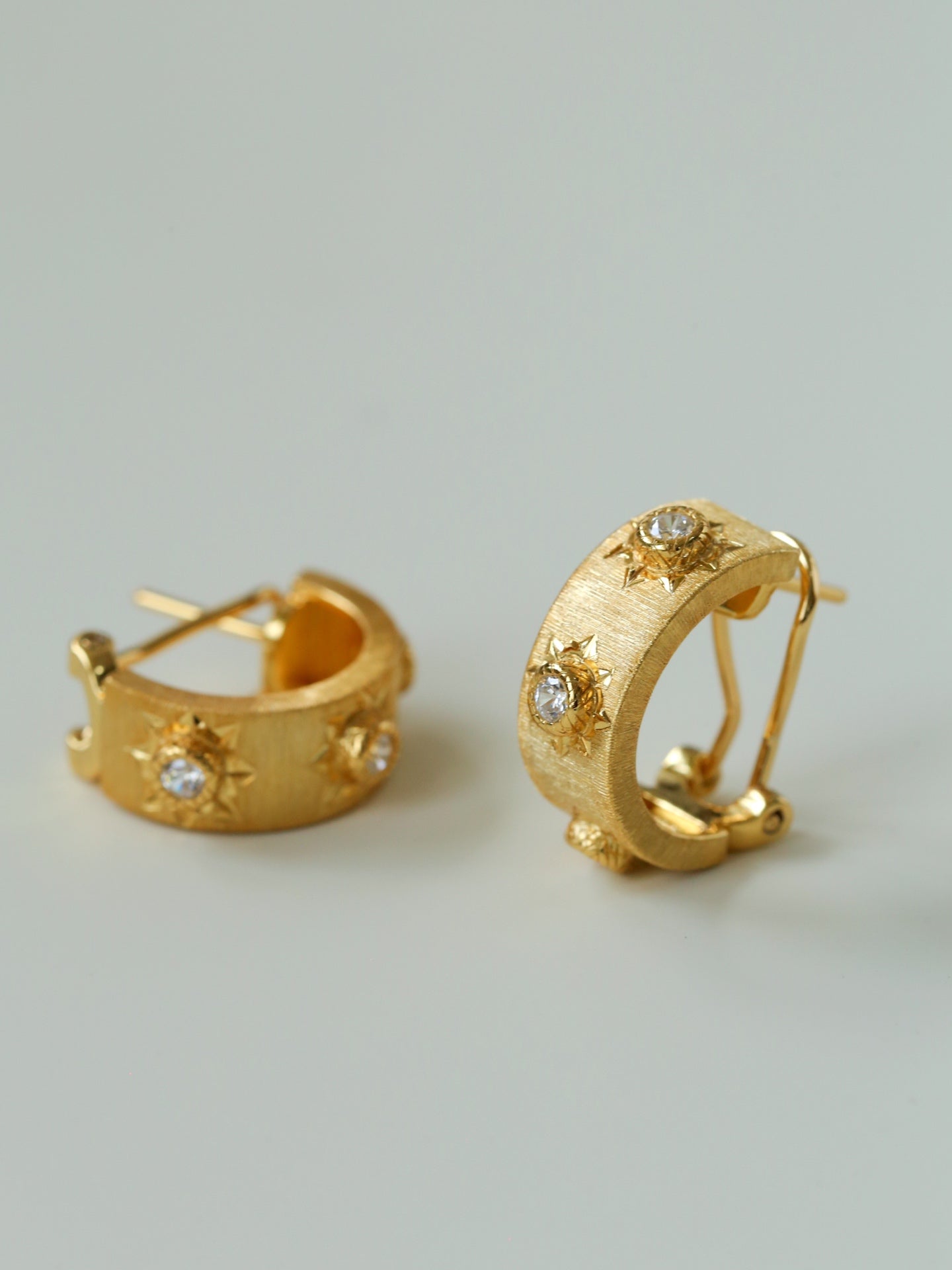 Buccellati - Style Satin Finish Hoop Earrings - floysun