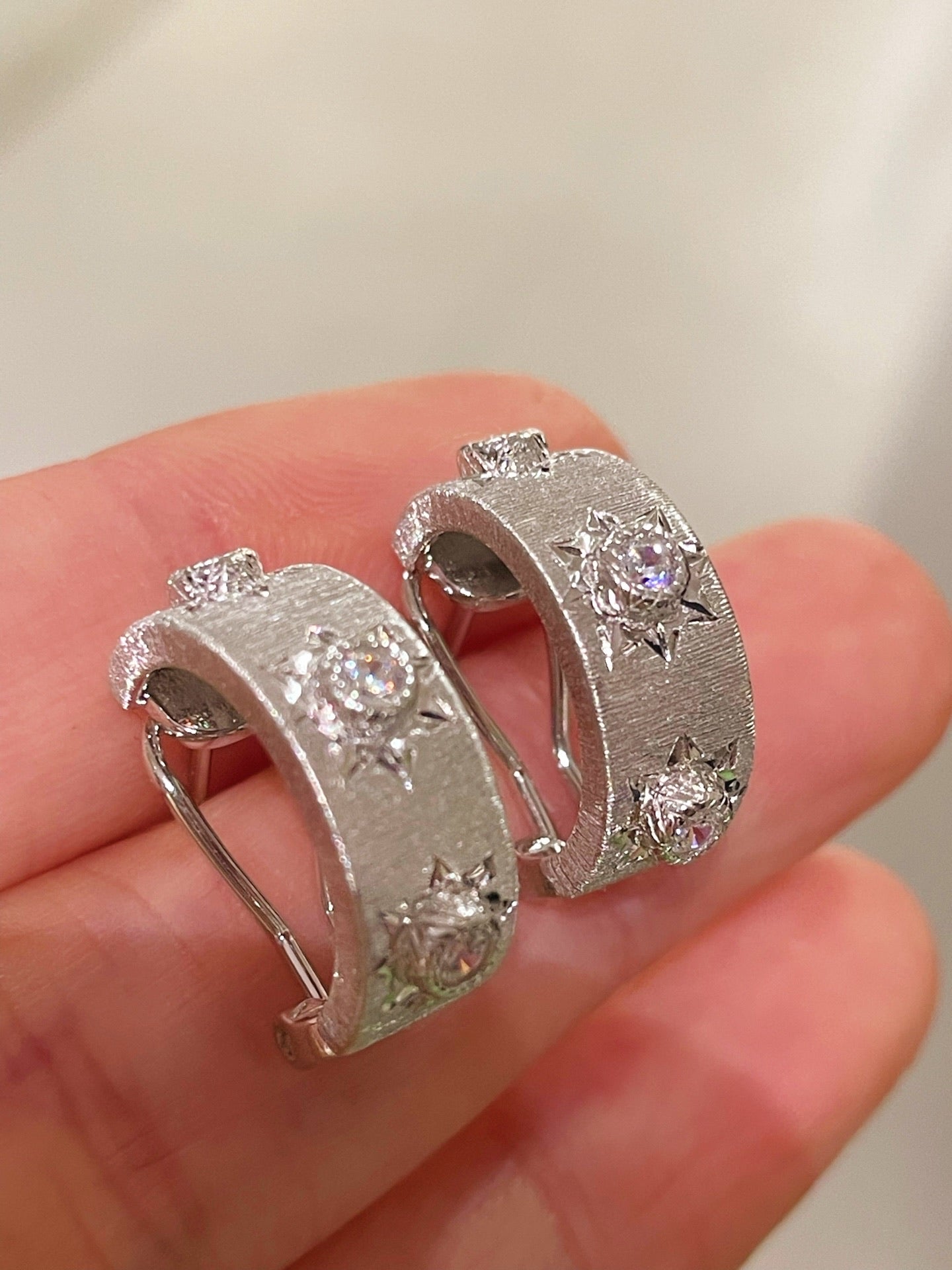 Buccellati - Style Satin Finish Hoop Earrings - floysun
