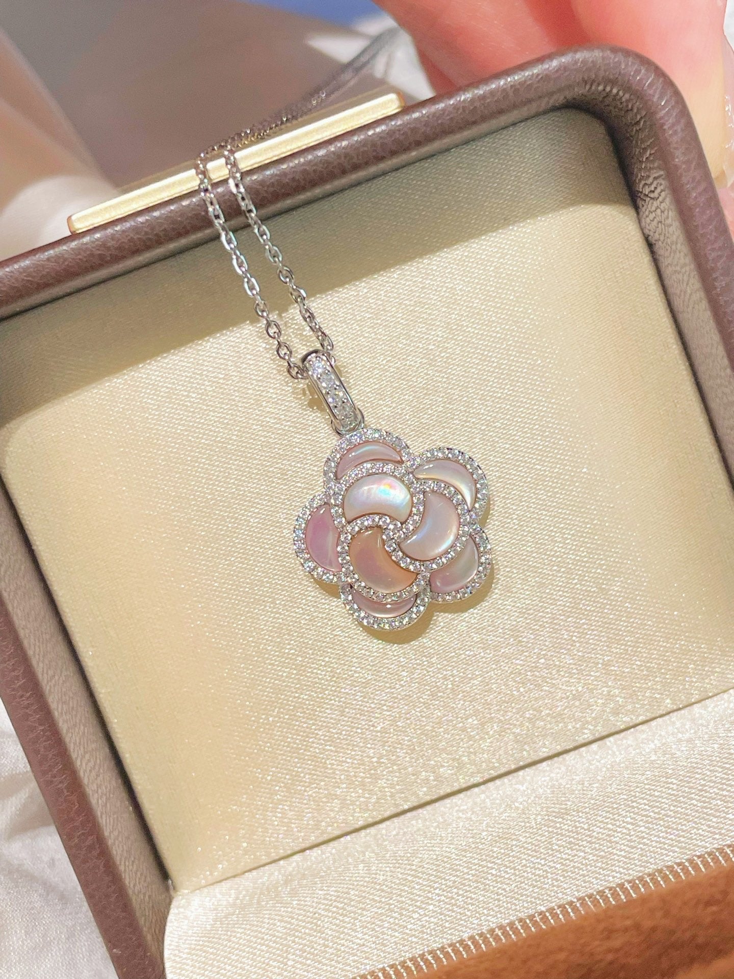Camellia Sparkle Pendant Necklace – Natural Pink Mother - of - Pearl - floysun