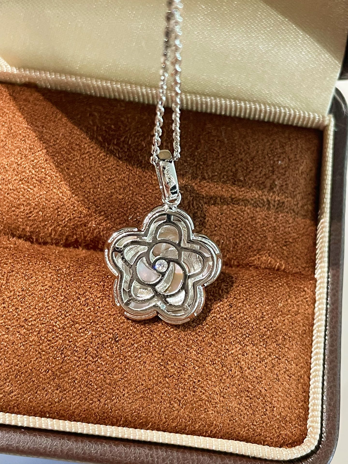 Camellia Sparkle Pendant Necklace – Natural Pink Mother - of - Pearl - floysun