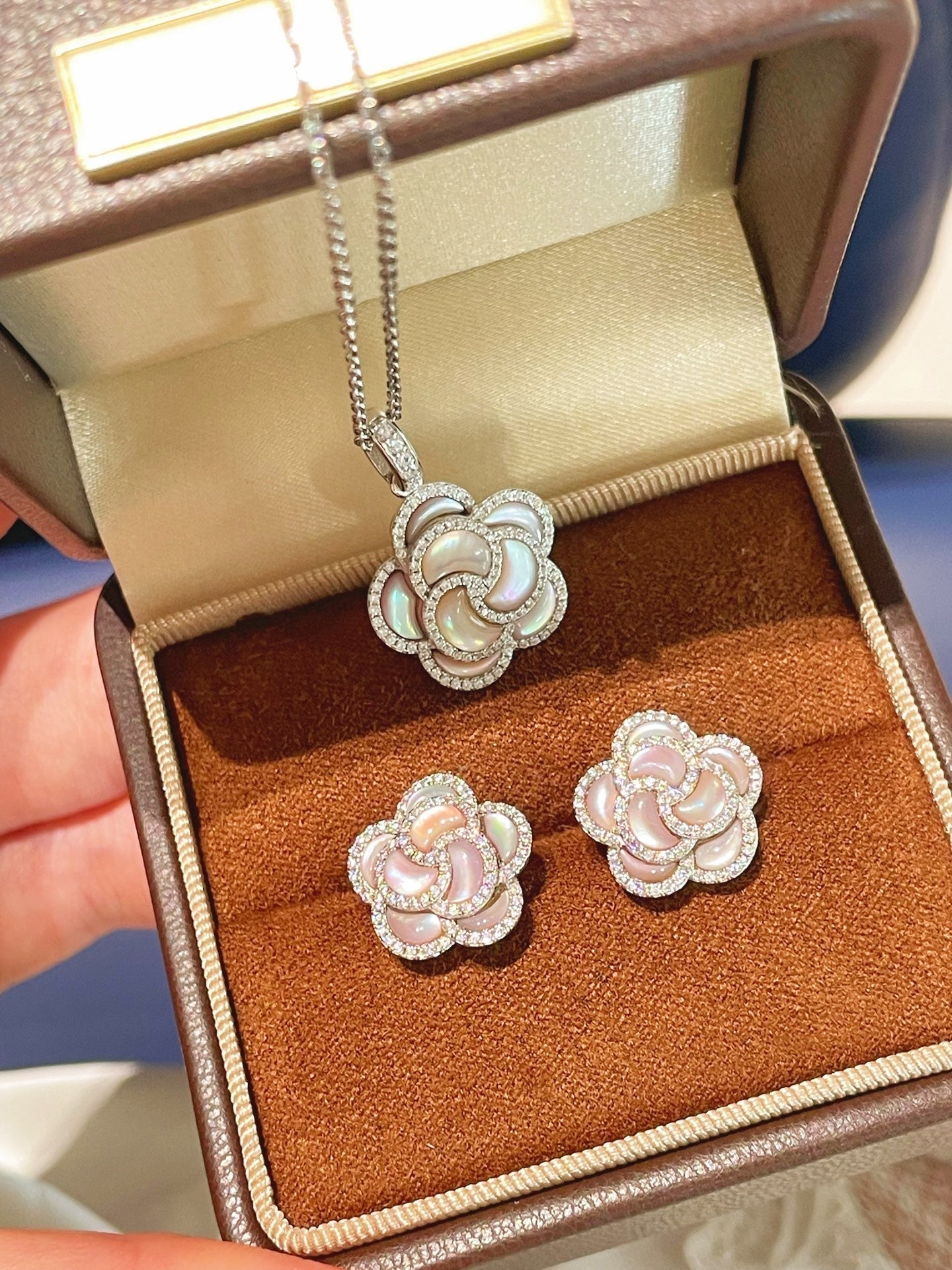 Camellia Sparkle Stud Earrings – Natural Pink Mother - of - Pearl - floysun
