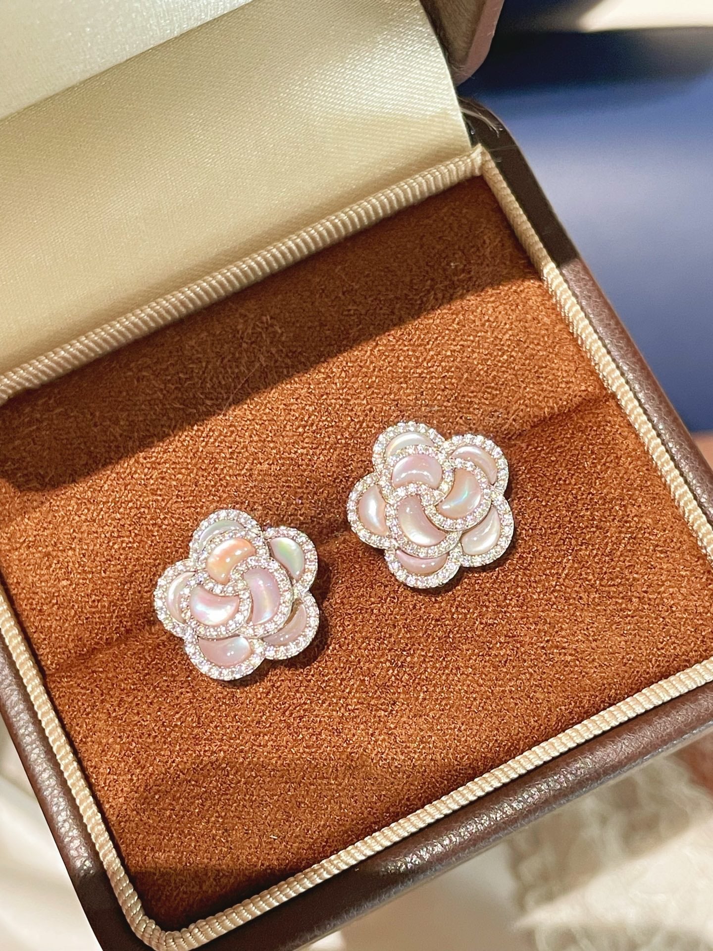Camellia Sparkle Stud Earrings – Natural Pink Mother - of - Pearl - floysun