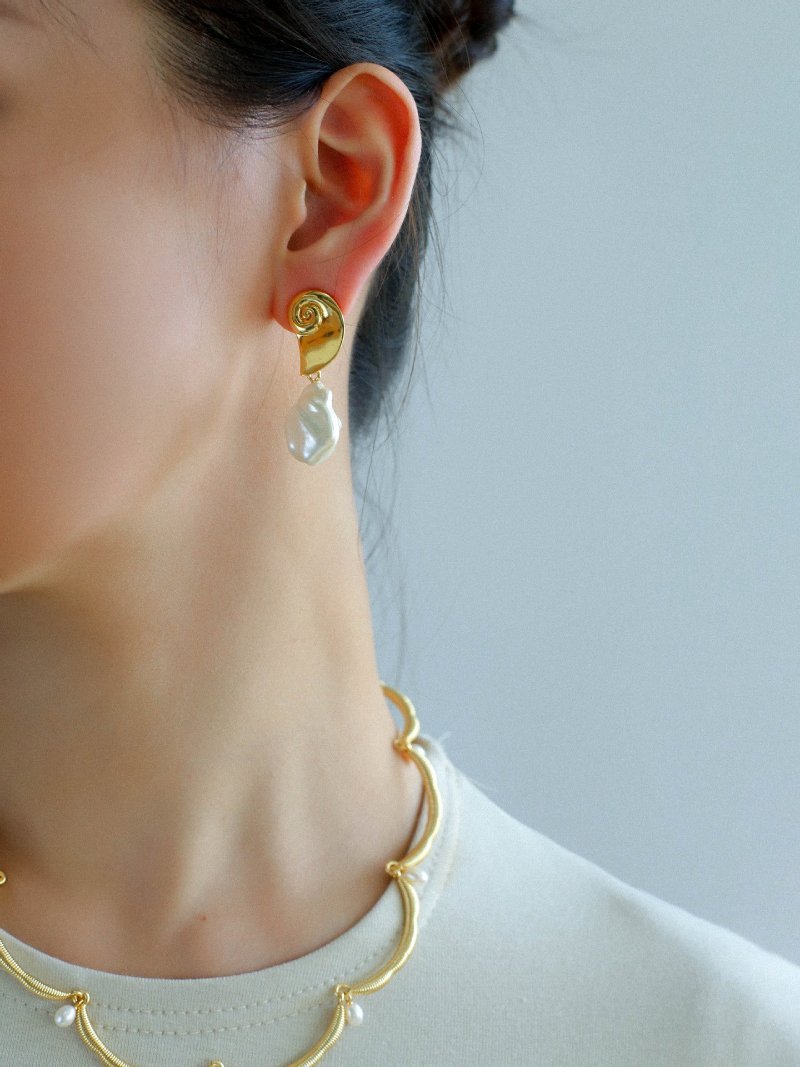 Conch Baroque Artificial Pearl Drop Earrings - floysun