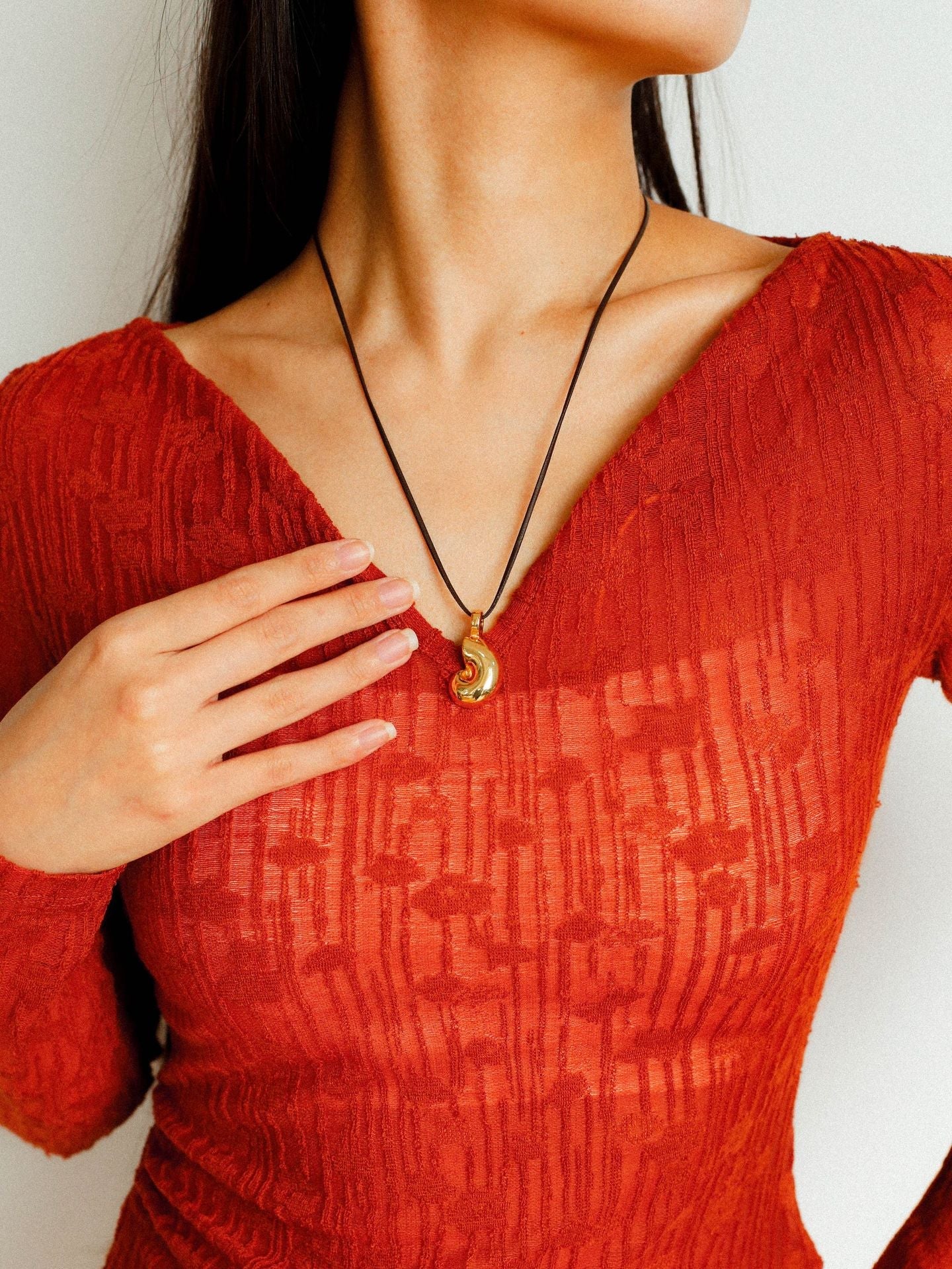 Conch Leather Striped Long Style Pendant Necklace - floysun