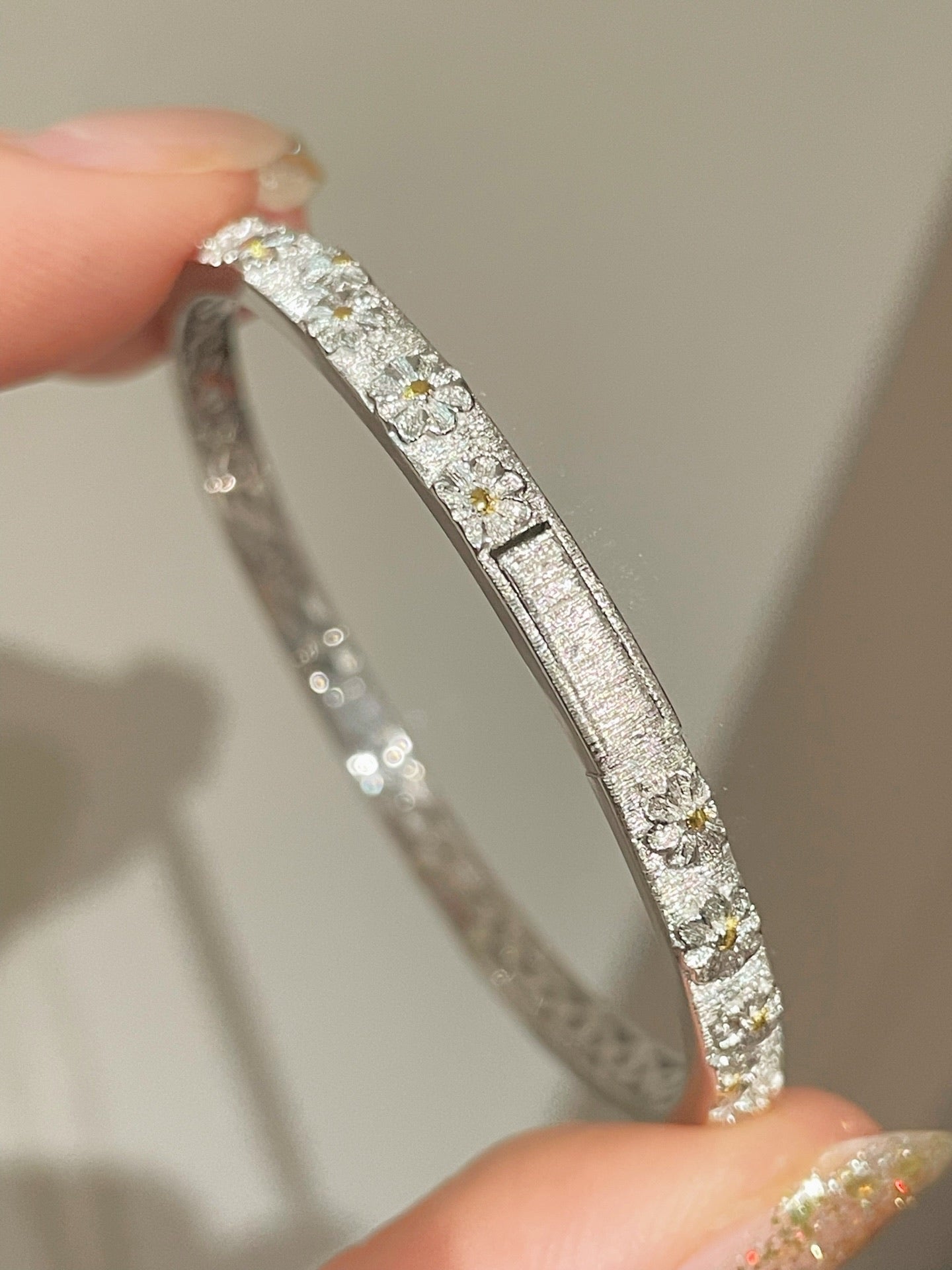 Daisy Breeze Matte Cuff Bracelet - floysun