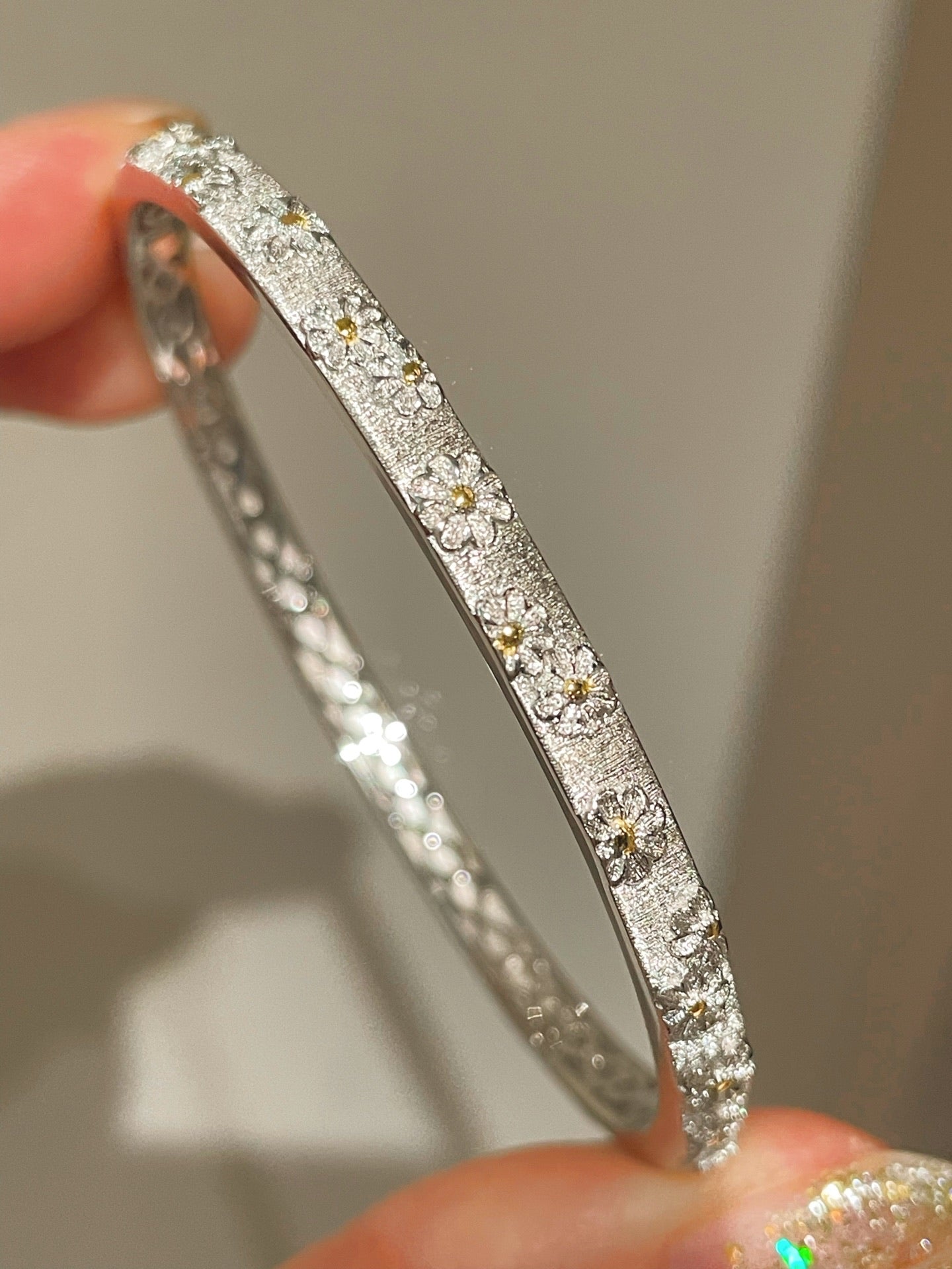 Daisy Breeze Matte Cuff Bracelet - floysun