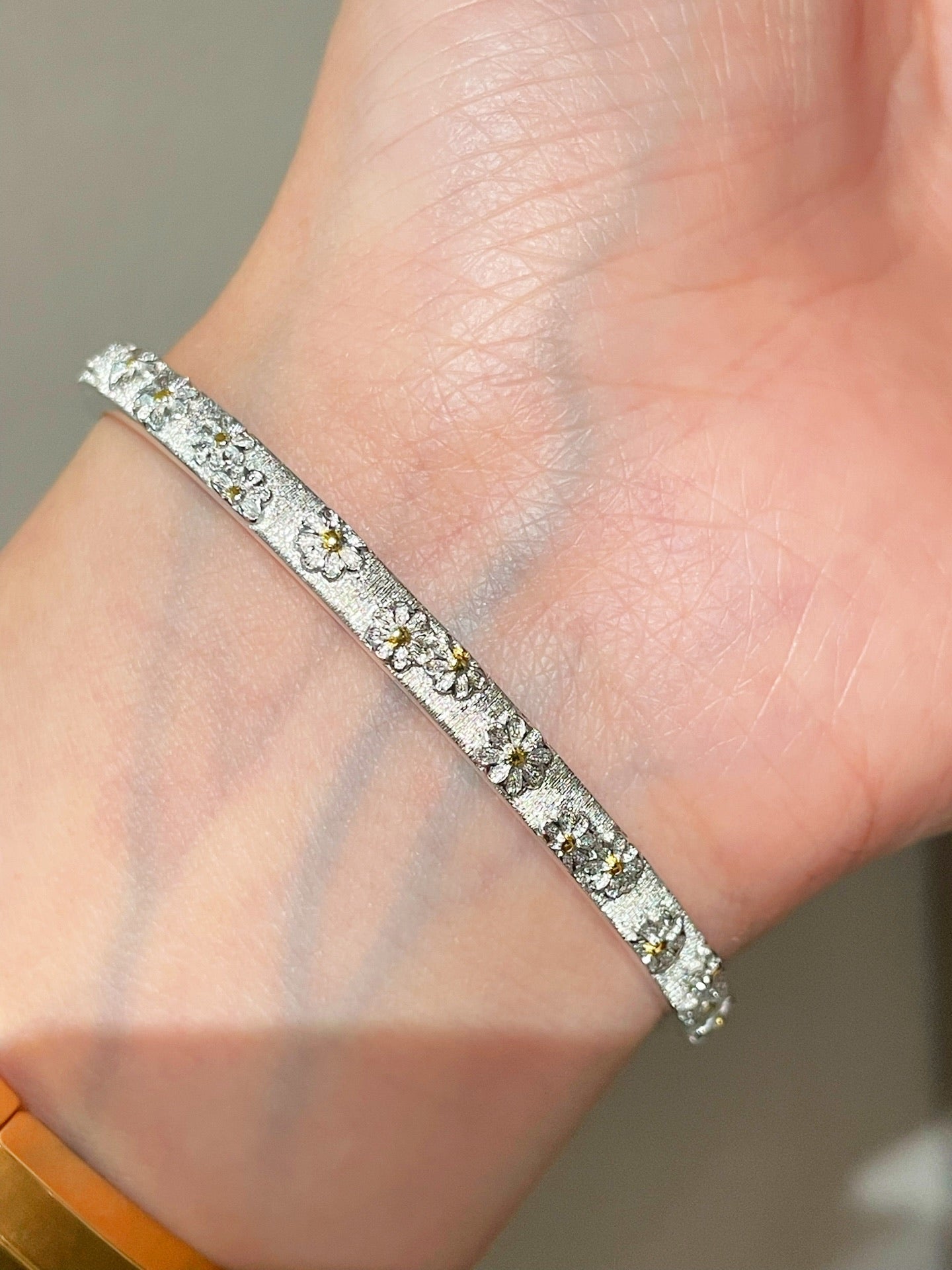 Daisy Breeze Matte Cuff Bracelet - floysun