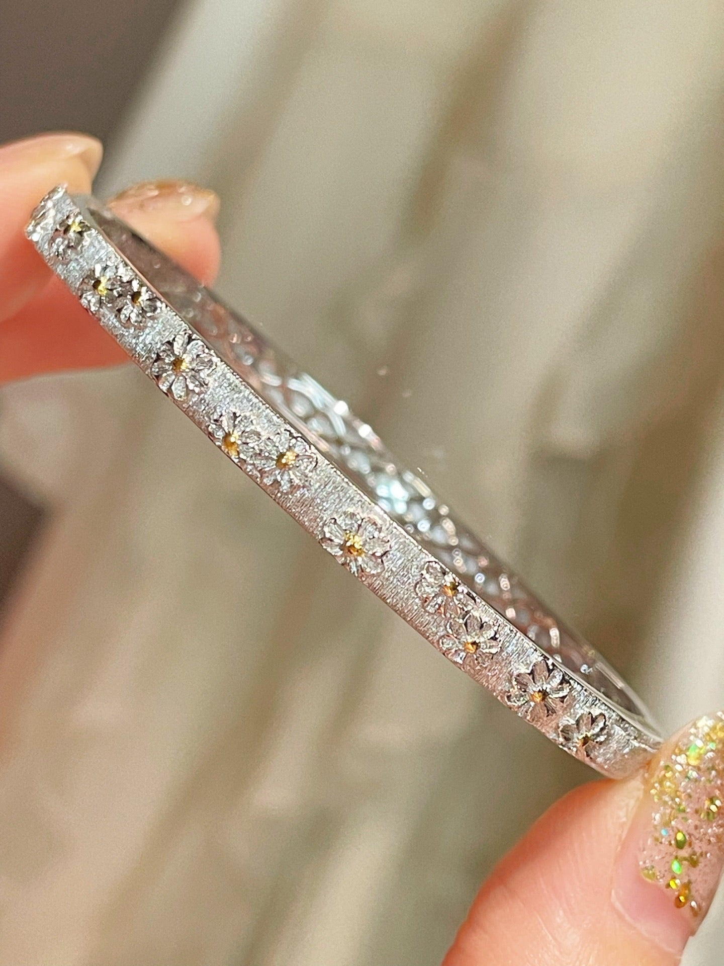 Daisy Breeze Matte Cuff Bracelet - floysun
