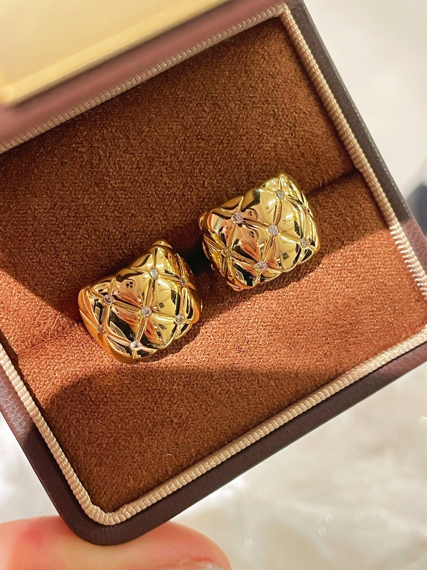 Diamond - Cut Quilted Clip - On Studs - Gold - floysun