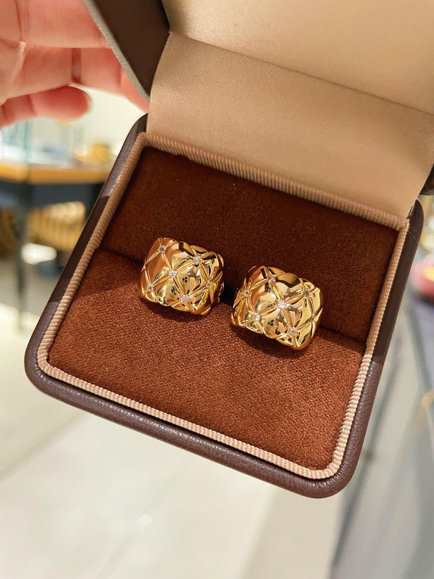 Diamond - Cut Quilted Clip - On Studs - Gold - floysun