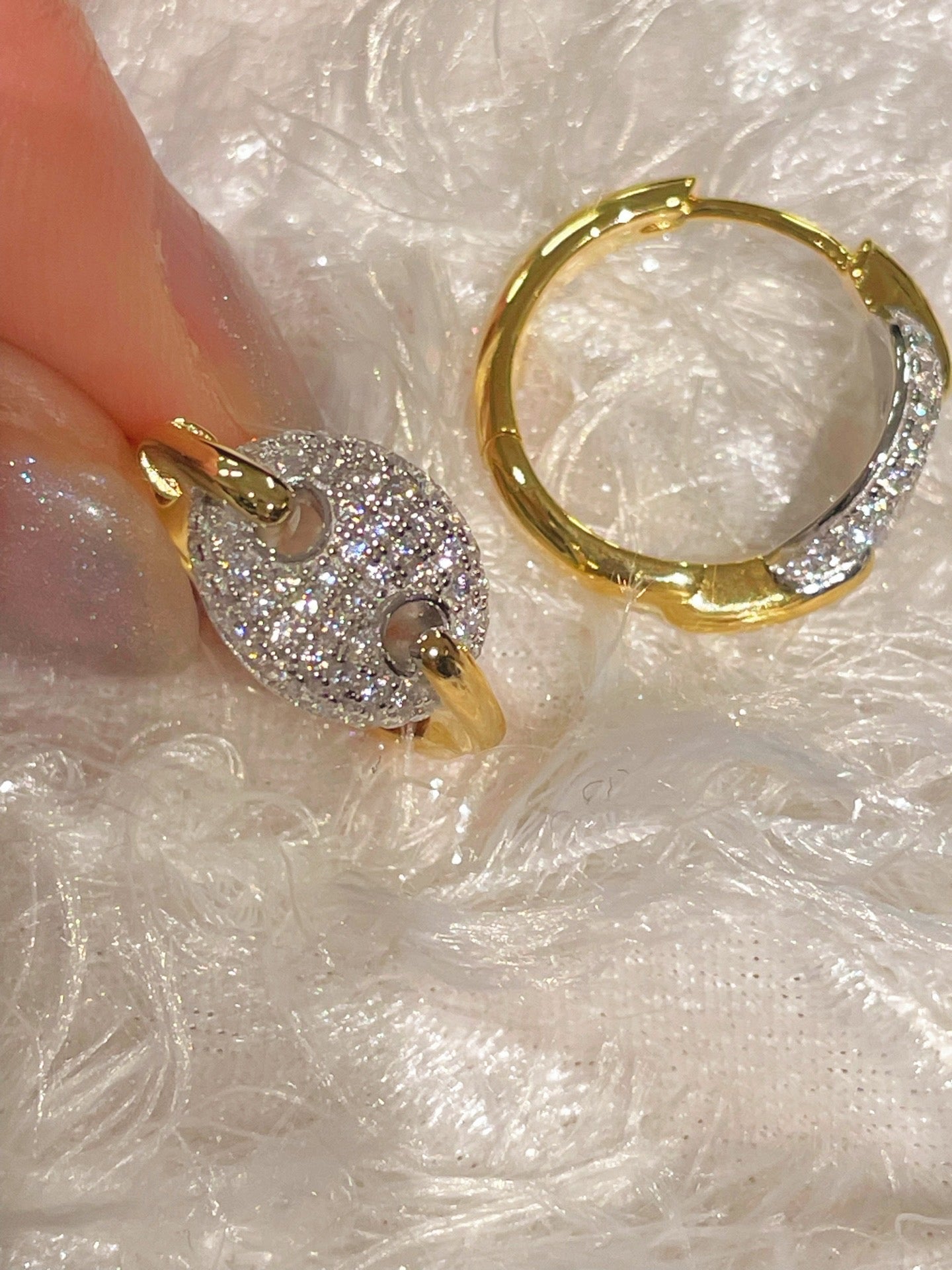 Dual - Tone Sparkling Pig Nose Stud Earrings - floysun