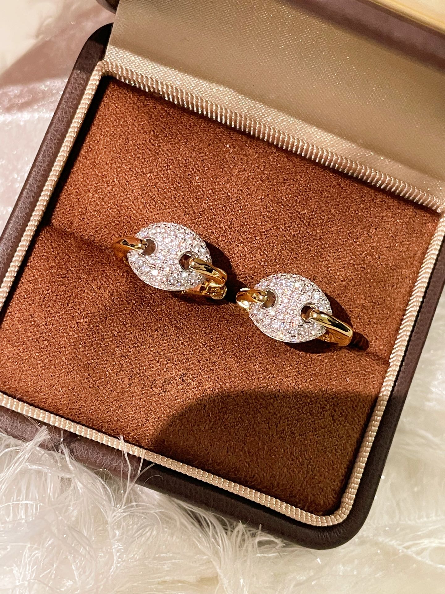 Dual - Tone Sparkling Pig Nose Stud Earrings - floysun