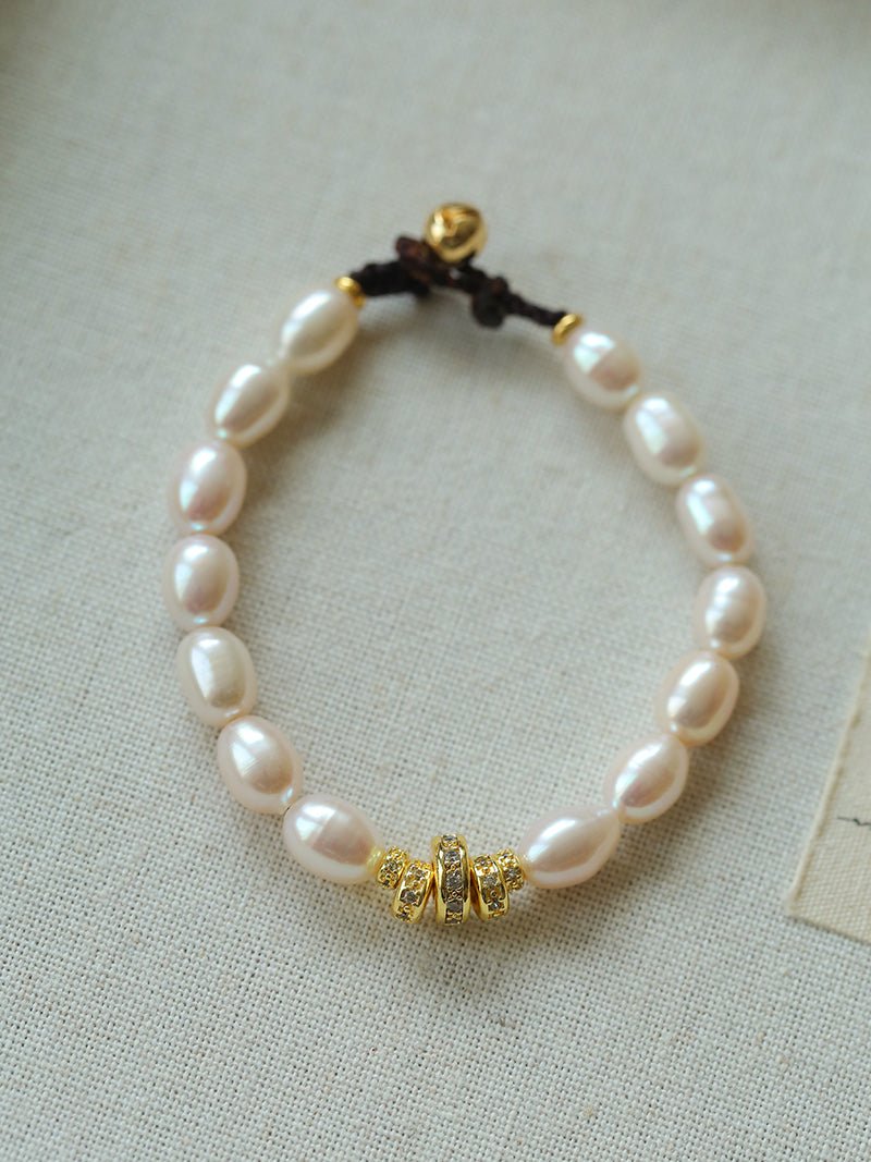 Elegant Natural Pearl Bracelet with Gold & Diamond Accents - floysun