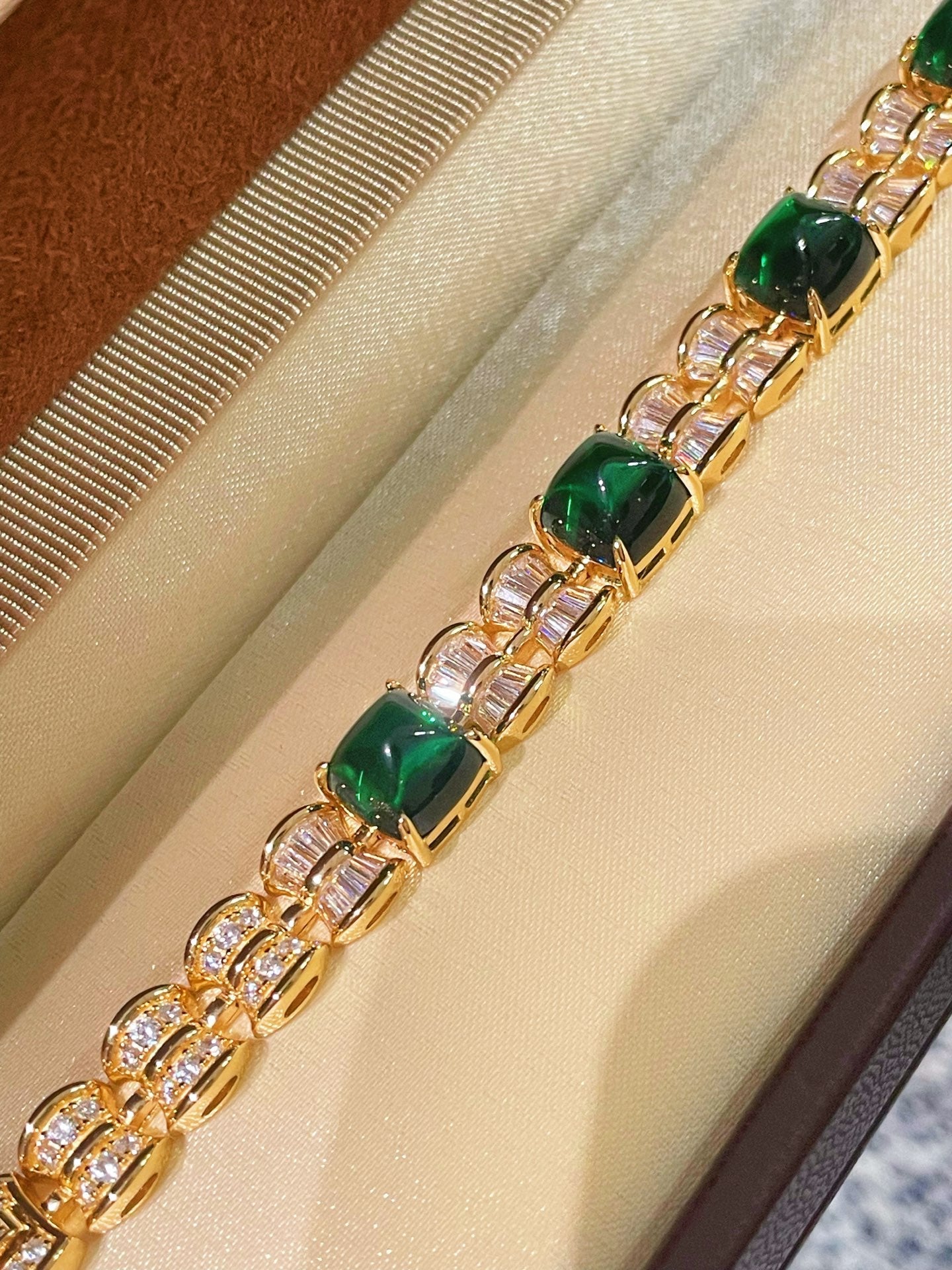 Emerald Sugar - Tower T - Cut Pavé Bracelet - floysun