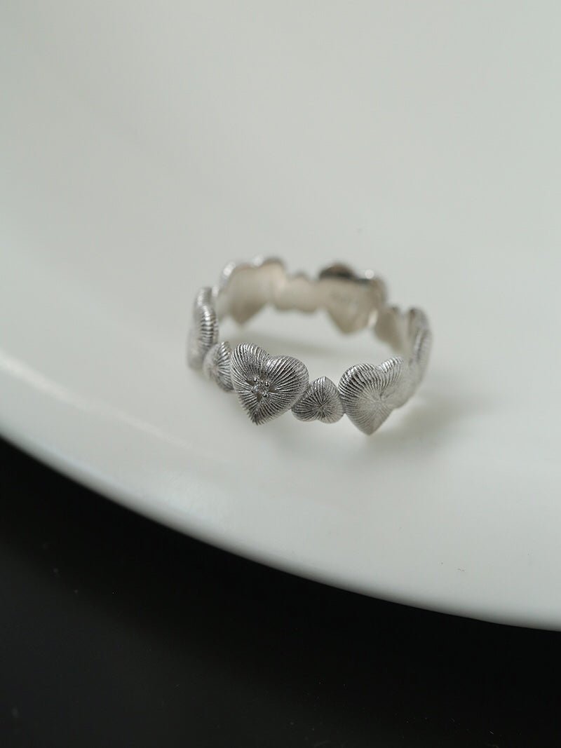 Engraved Heart Cluster Zirconia Ring - floysun
