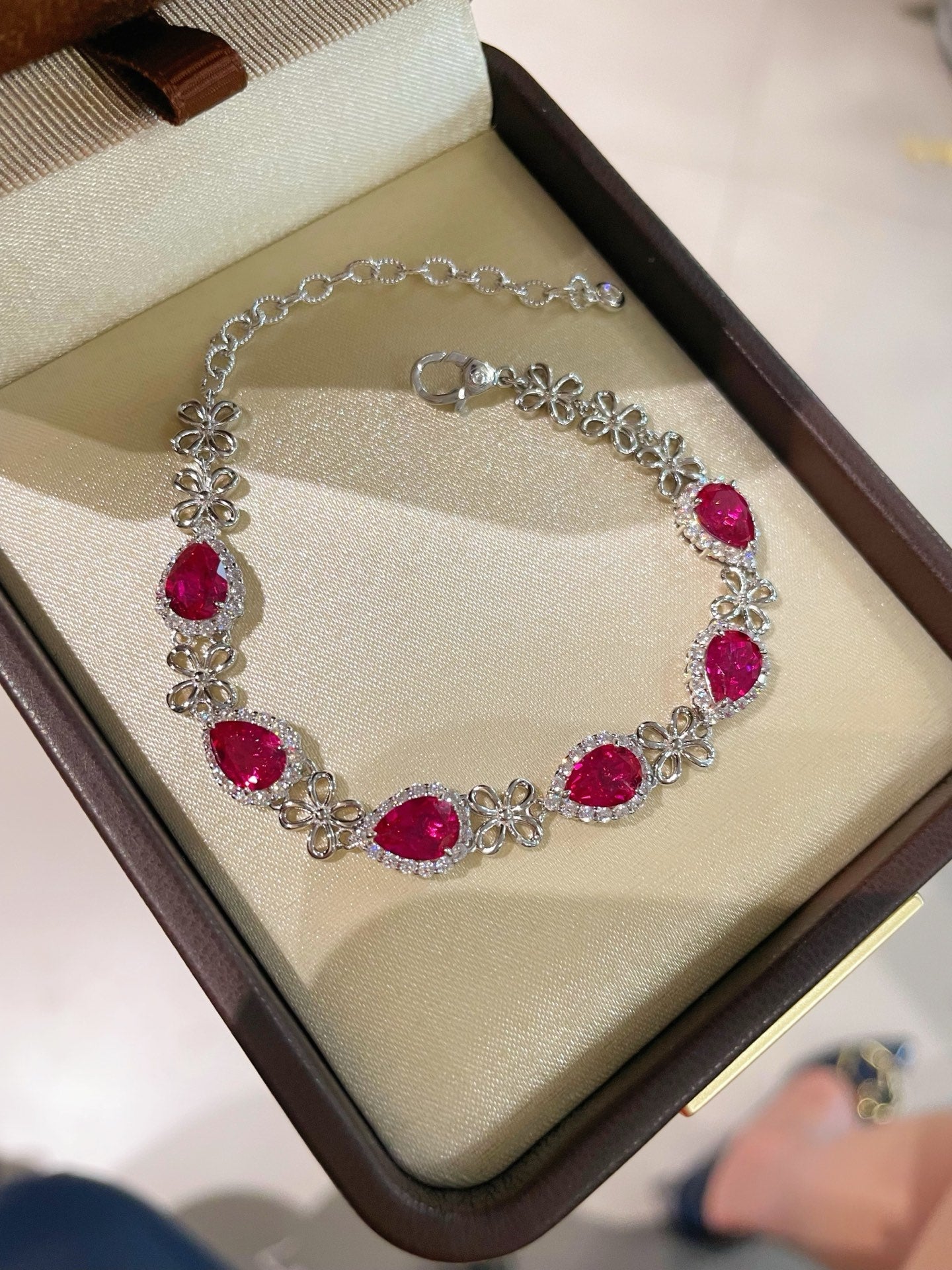 Exquisite Ruby Teardrop & Diamond Bracelet with Four - Leaf Clover Accents - floysun
