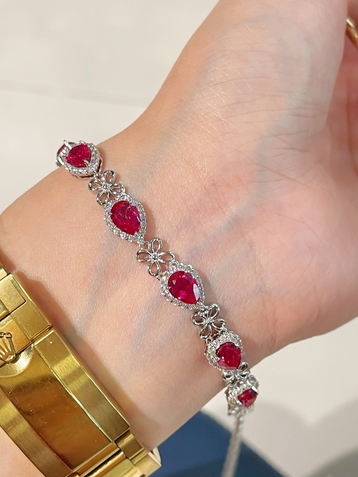 Exquisite Ruby Teardrop & Diamond Bracelet with Four - Leaf Clover Accents - floysun