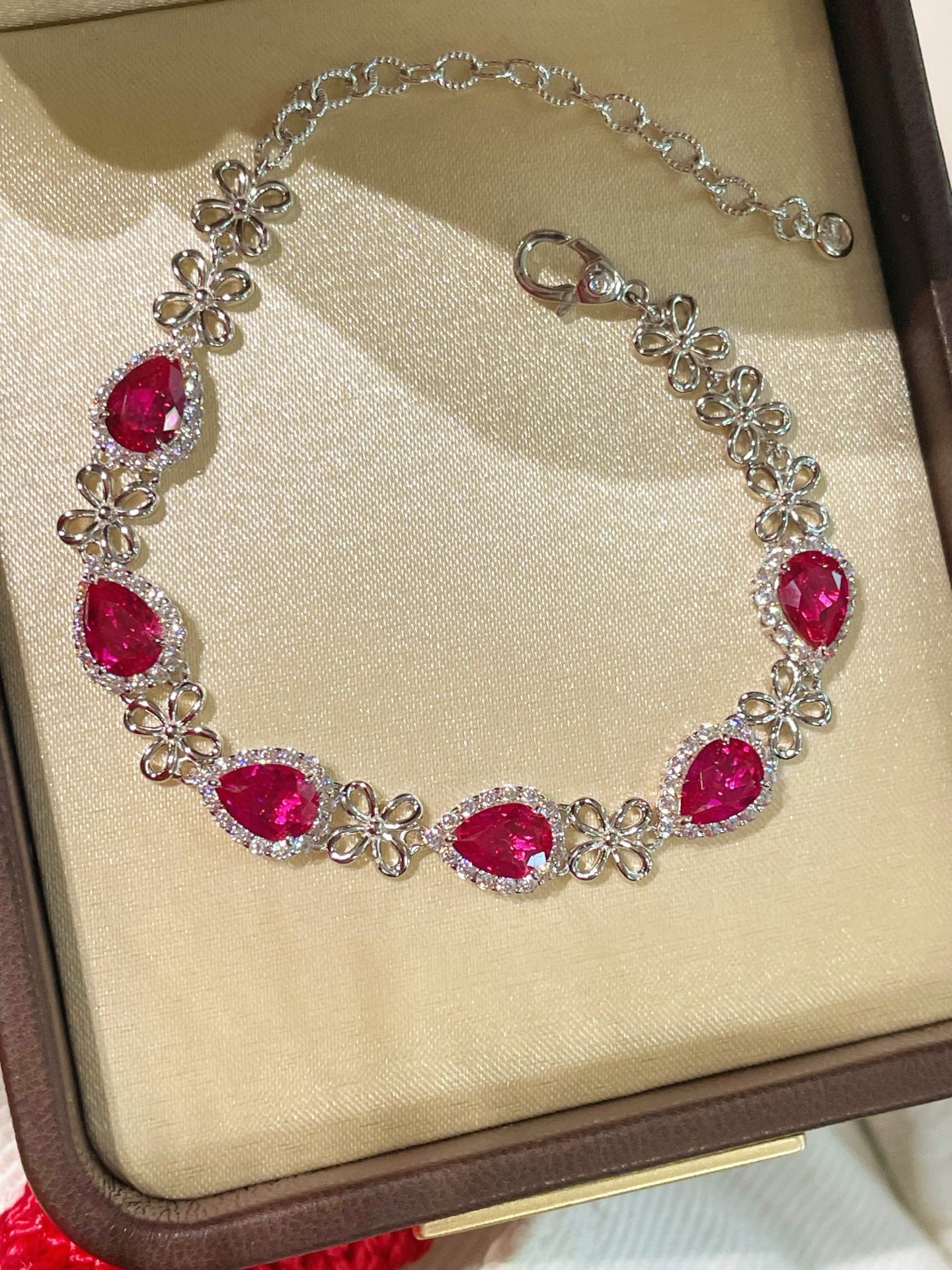Exquisite Ruby Teardrop & Diamond Bracelet with Four - Leaf Clover Accents - floysun
