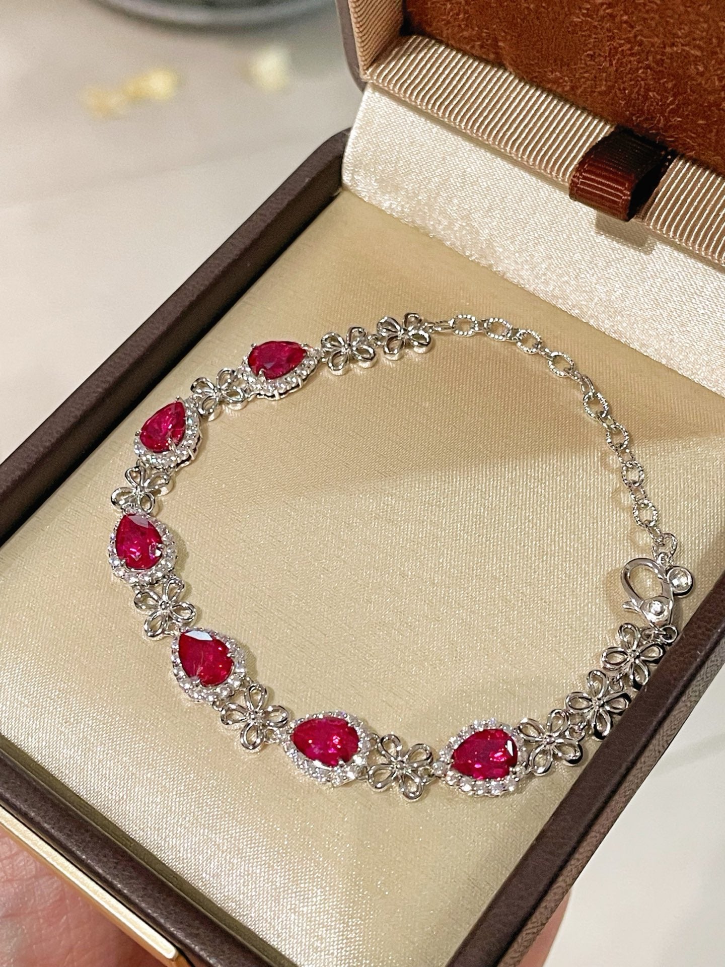 Exquisite Ruby Teardrop & Diamond Bracelet with Four - Leaf Clover Accents - floysun