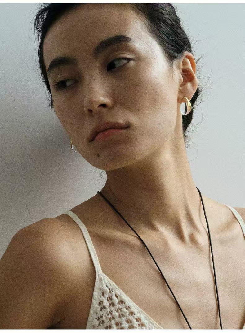 Flowing Glacier White Crystal Stud Earrings - floysun