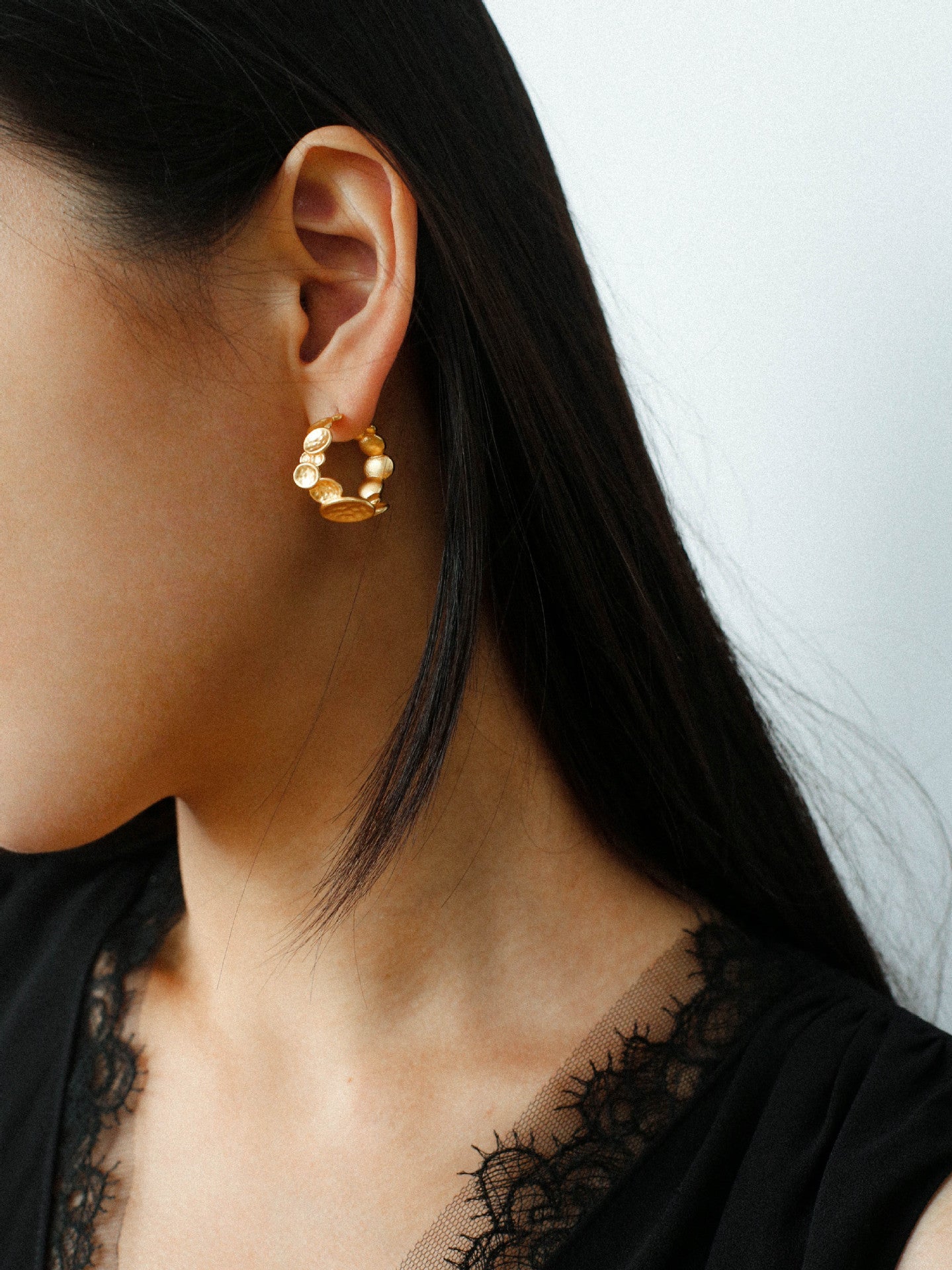 Fluid Rhythm Seris Double Circle C Hoop Earrings - floysun