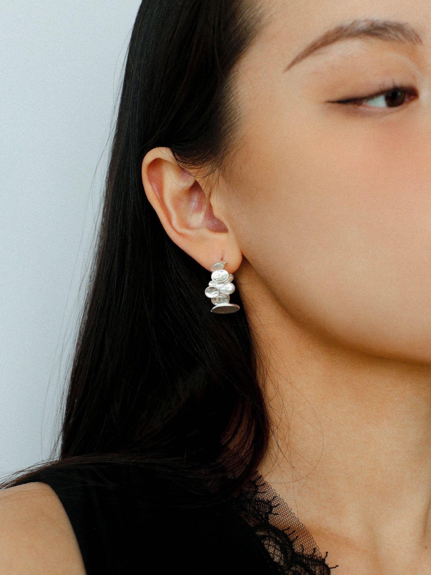 Fluid Rhythm Seris Double Circle C Hoop Earrings - floysun