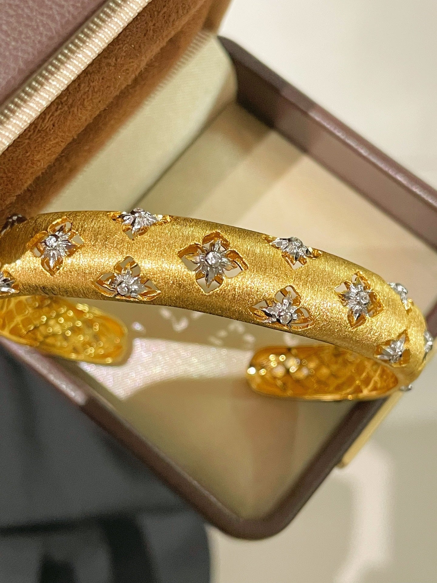 Gilded Clover Filigree Cuff - floysun