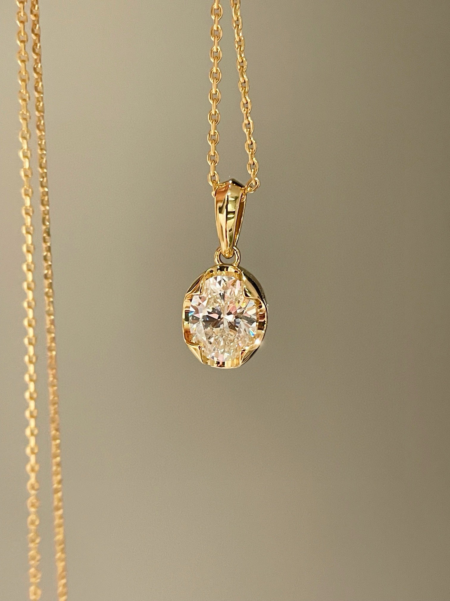 Golden Glow Solitaire Necklace - floysun