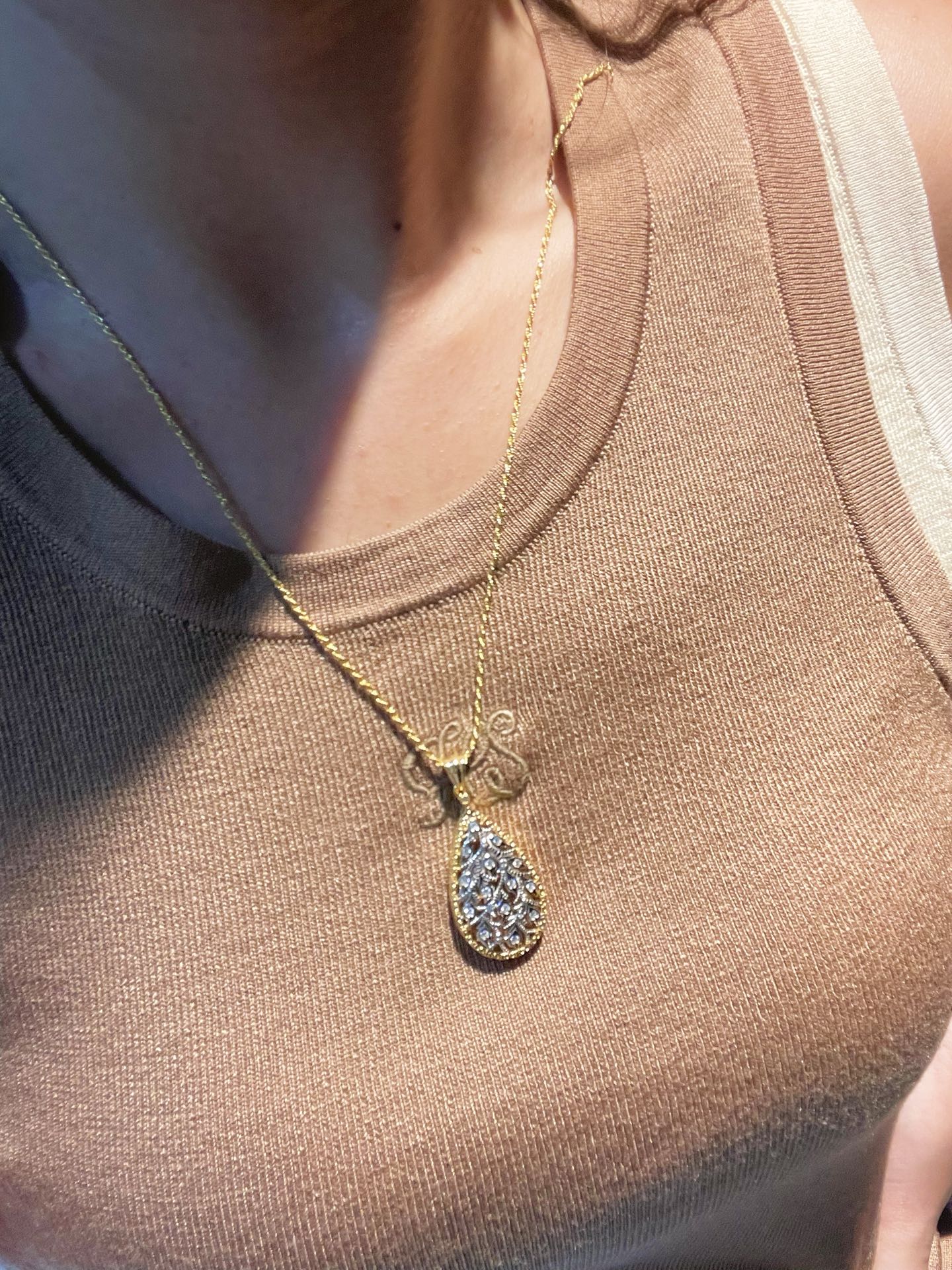 Golden Leaf Twist Necklace with Lab - Grown Diamond Sparkle - floysun