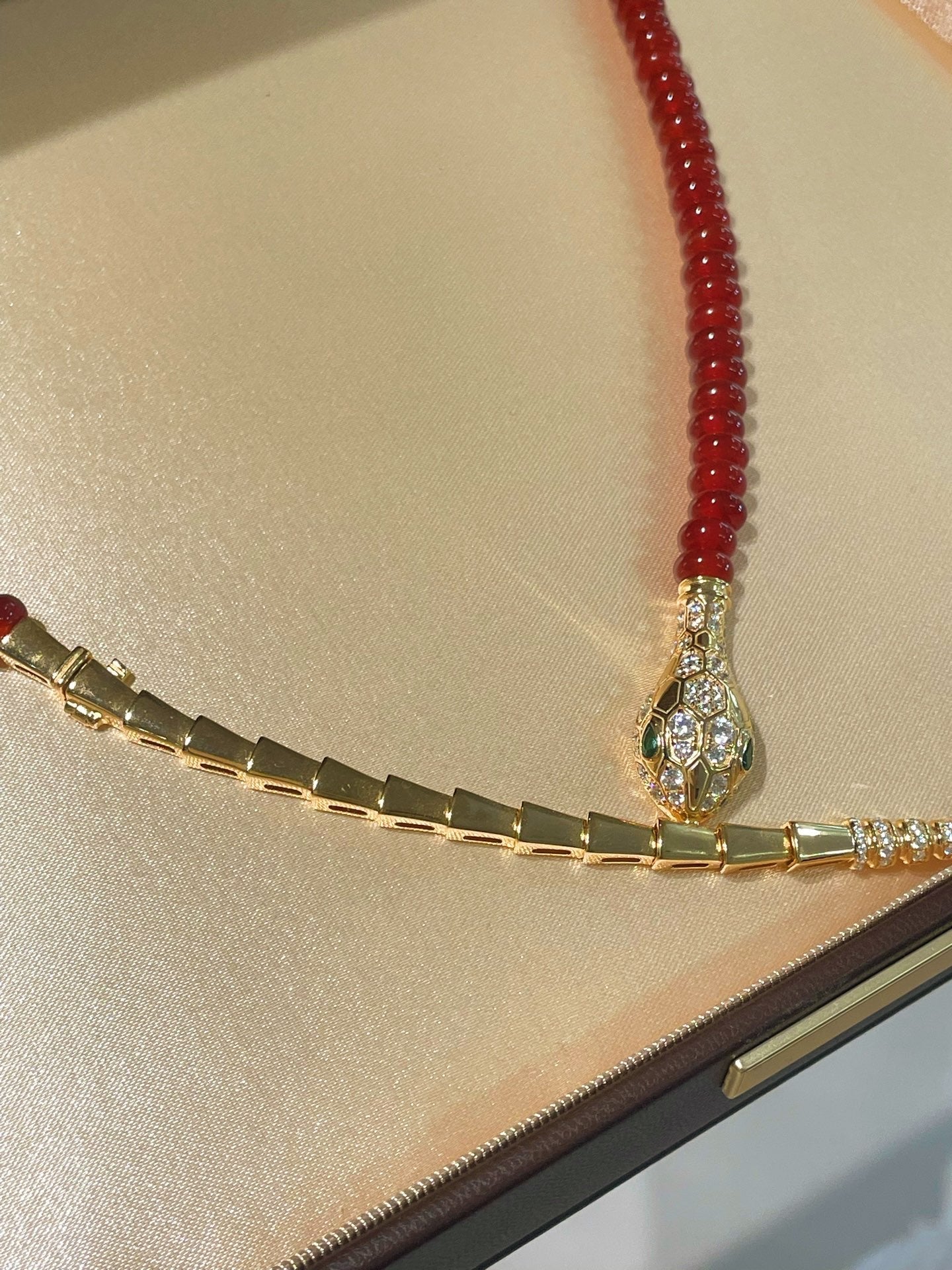 Golden Serpent Jade Bead Necklace – Vintage Revival Series - floysun