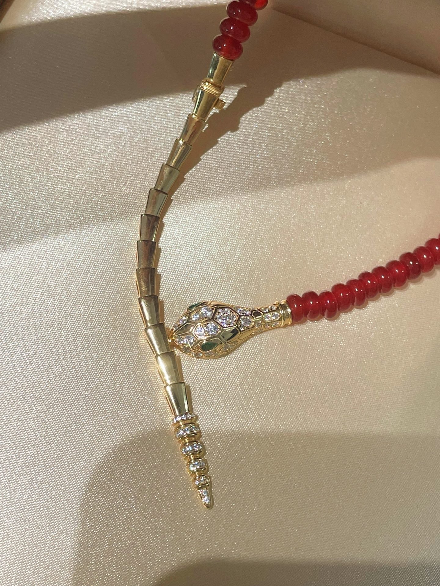 Golden Serpent Jade Bead Necklace – Vintage Revival Series - floysun