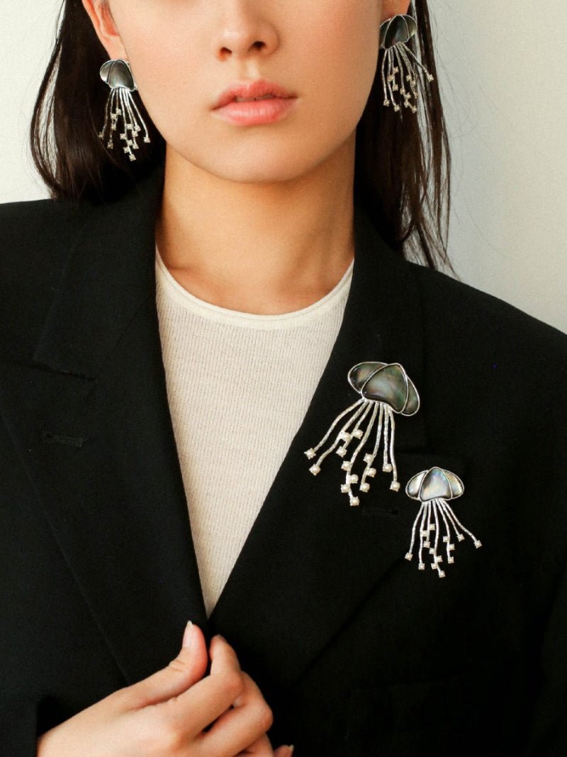 Gray & White Mother - of - pearl Glass Jellyfish Brooch - floysun