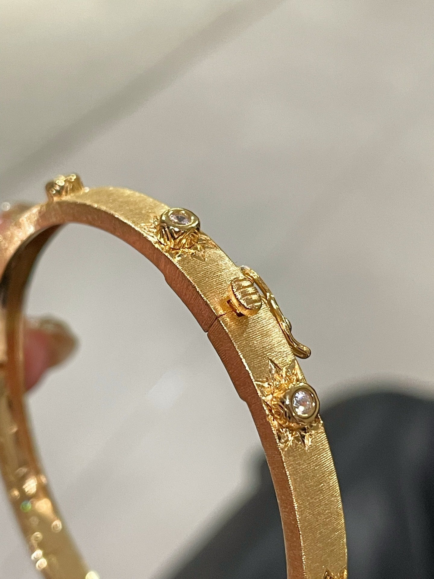 Handcrafted Brushed Classic Buccellati Bangle Golden - floysun