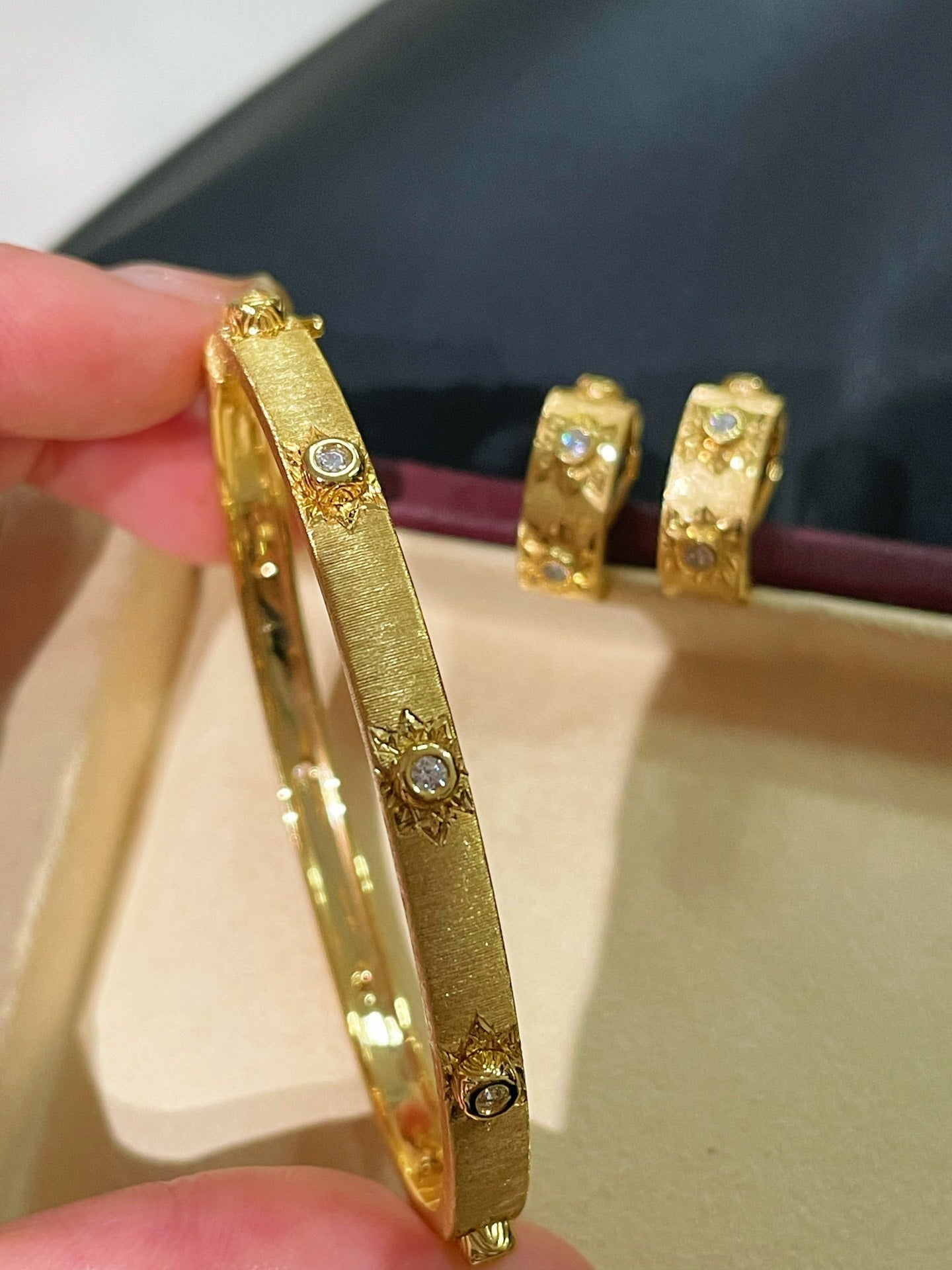 Handcrafted Brushed Classic Buccellati Bangle Golden - floysun