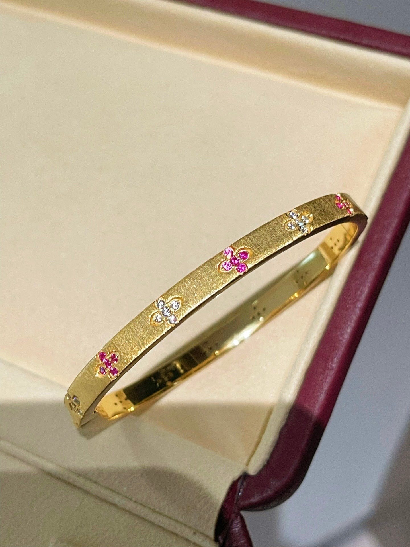 Handcrafted Brushed Pink Sapphire Clover Bangle - floysun