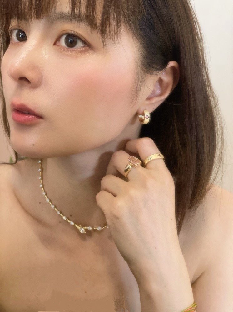 Handcrafted Brushed Pink Sapphire Clover Mini Huggie Earrings - floysun