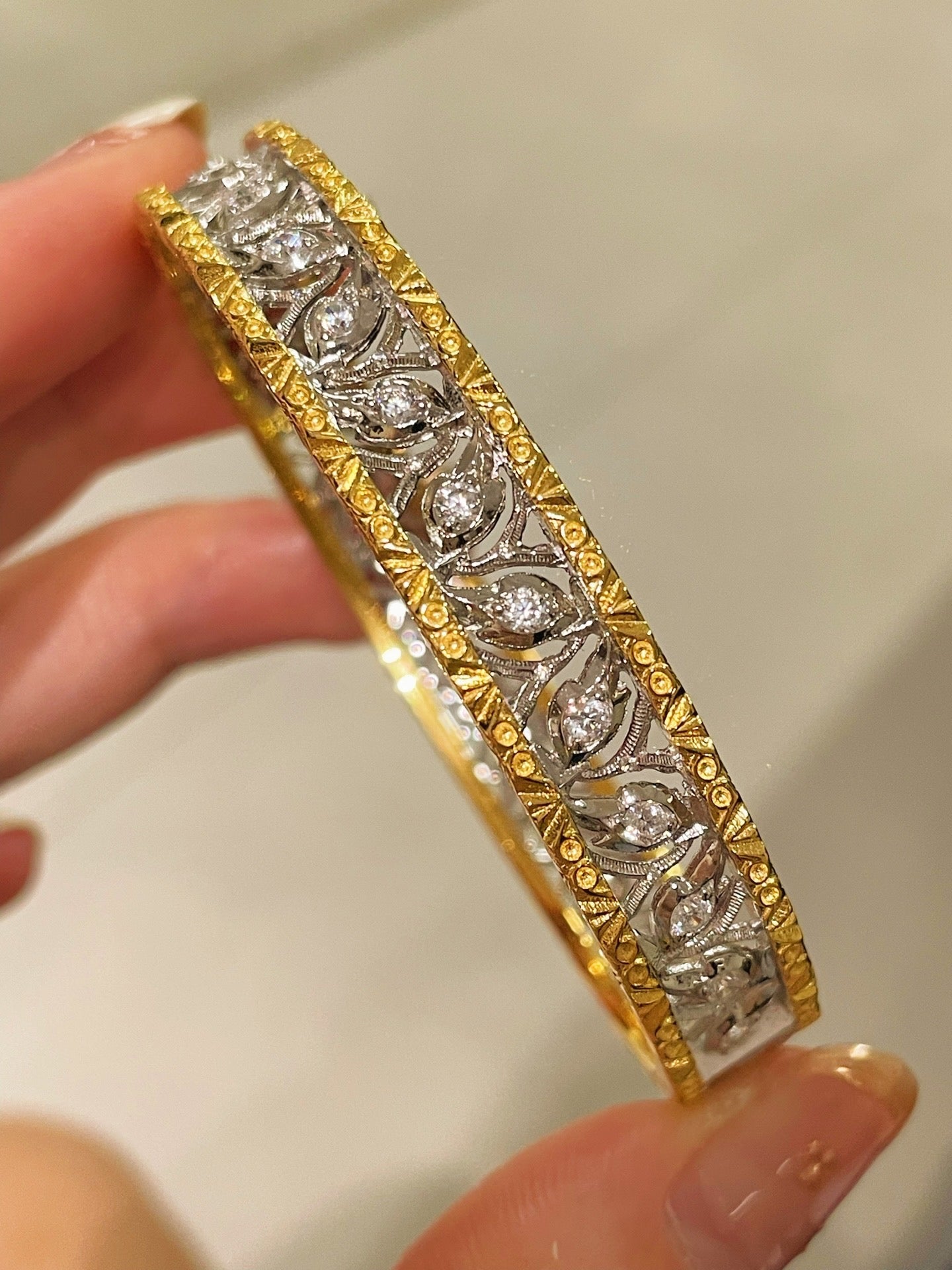 Hollow Leaf Eternal Spring Bangle with Pave Diamonds - floysun