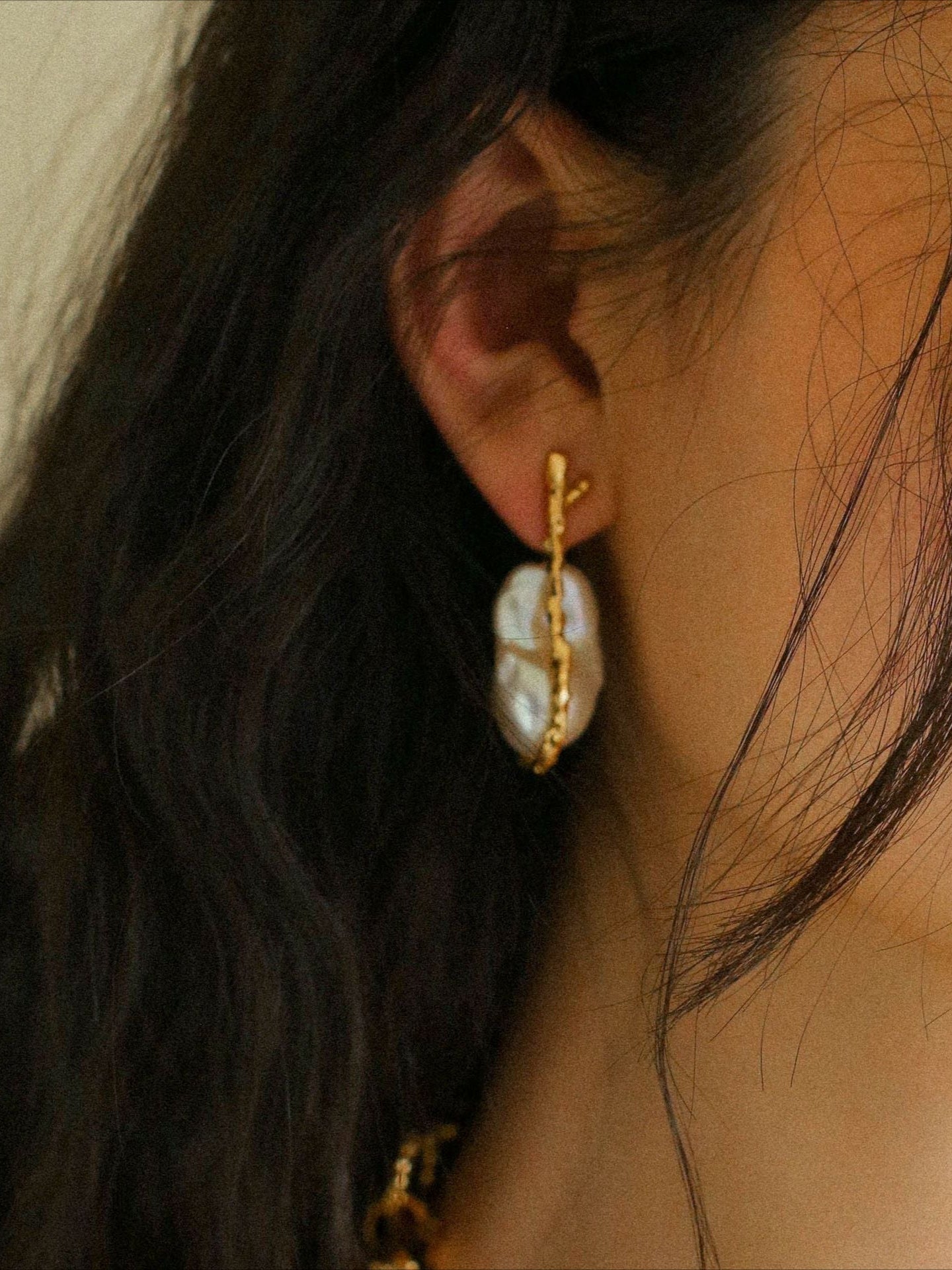 Hooked Branch Baroque Pearl Stud Earrings - floysun