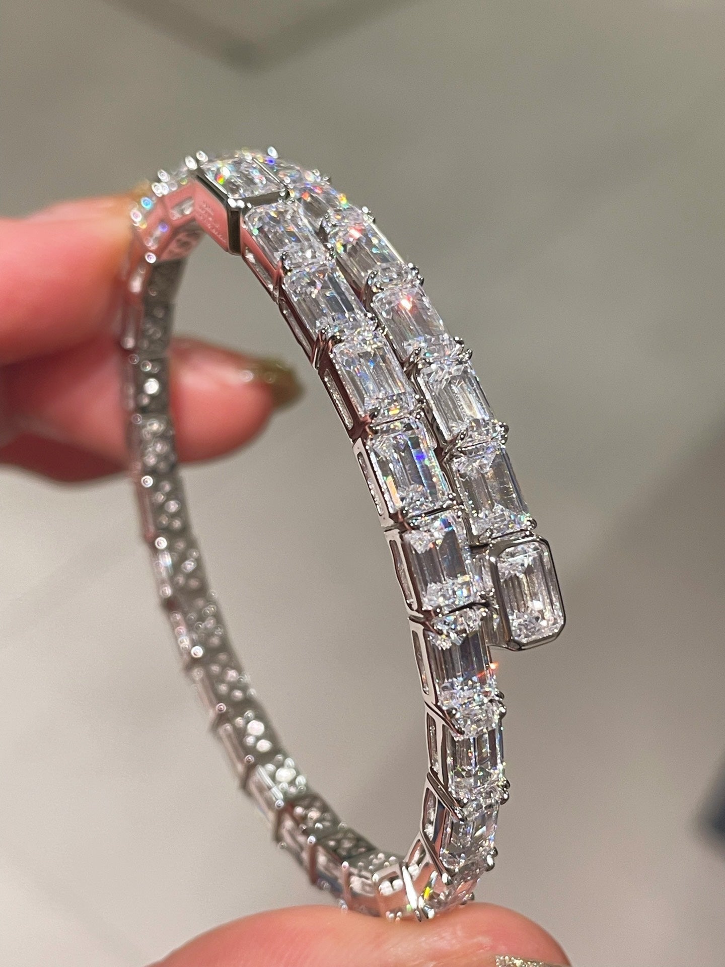 Ice Shine T - Cut Elastic Bracelet – Tower - Cut Diamond Simulant Sparkle - floysun